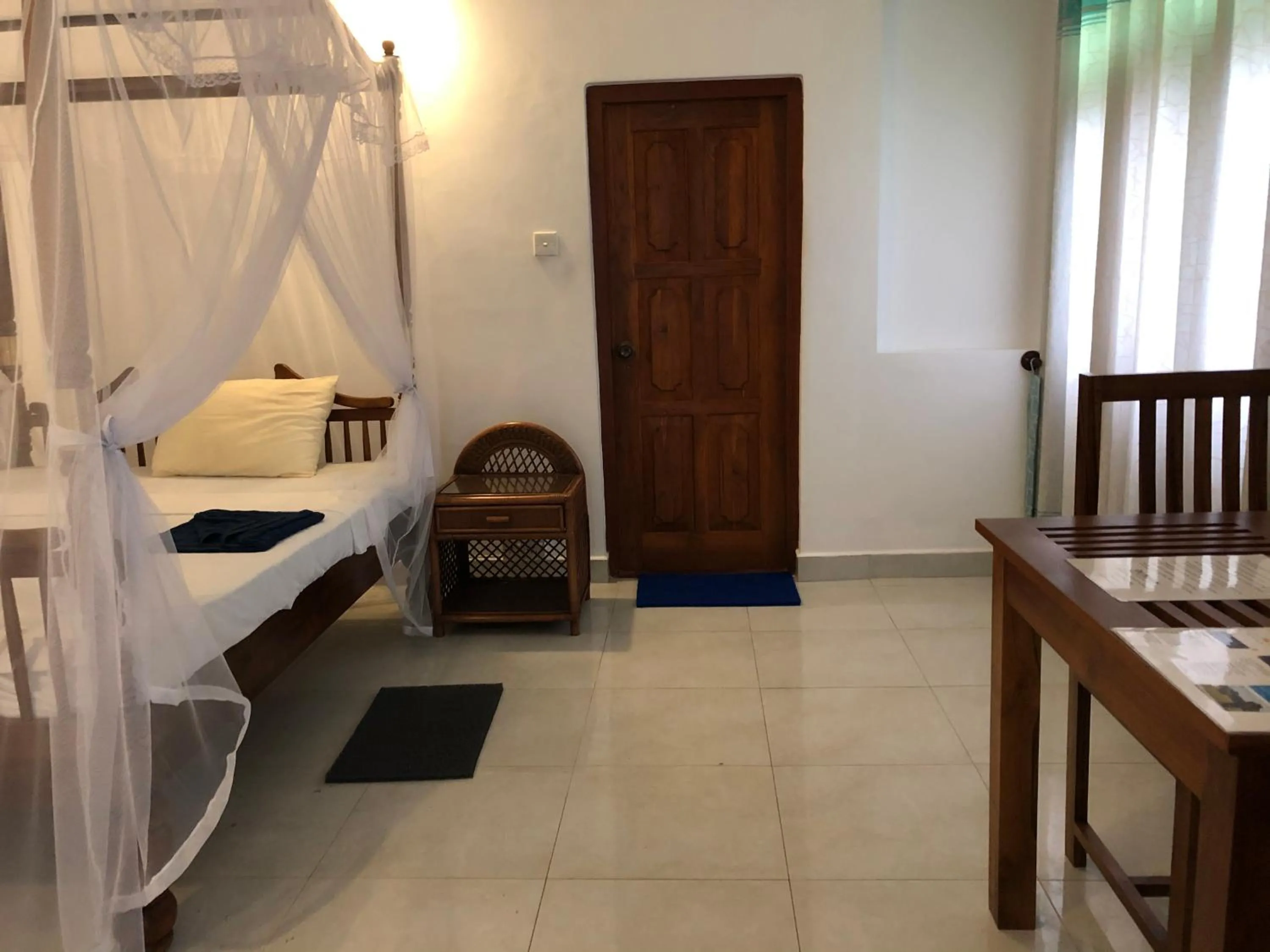 Bed in The Retreat Hotel