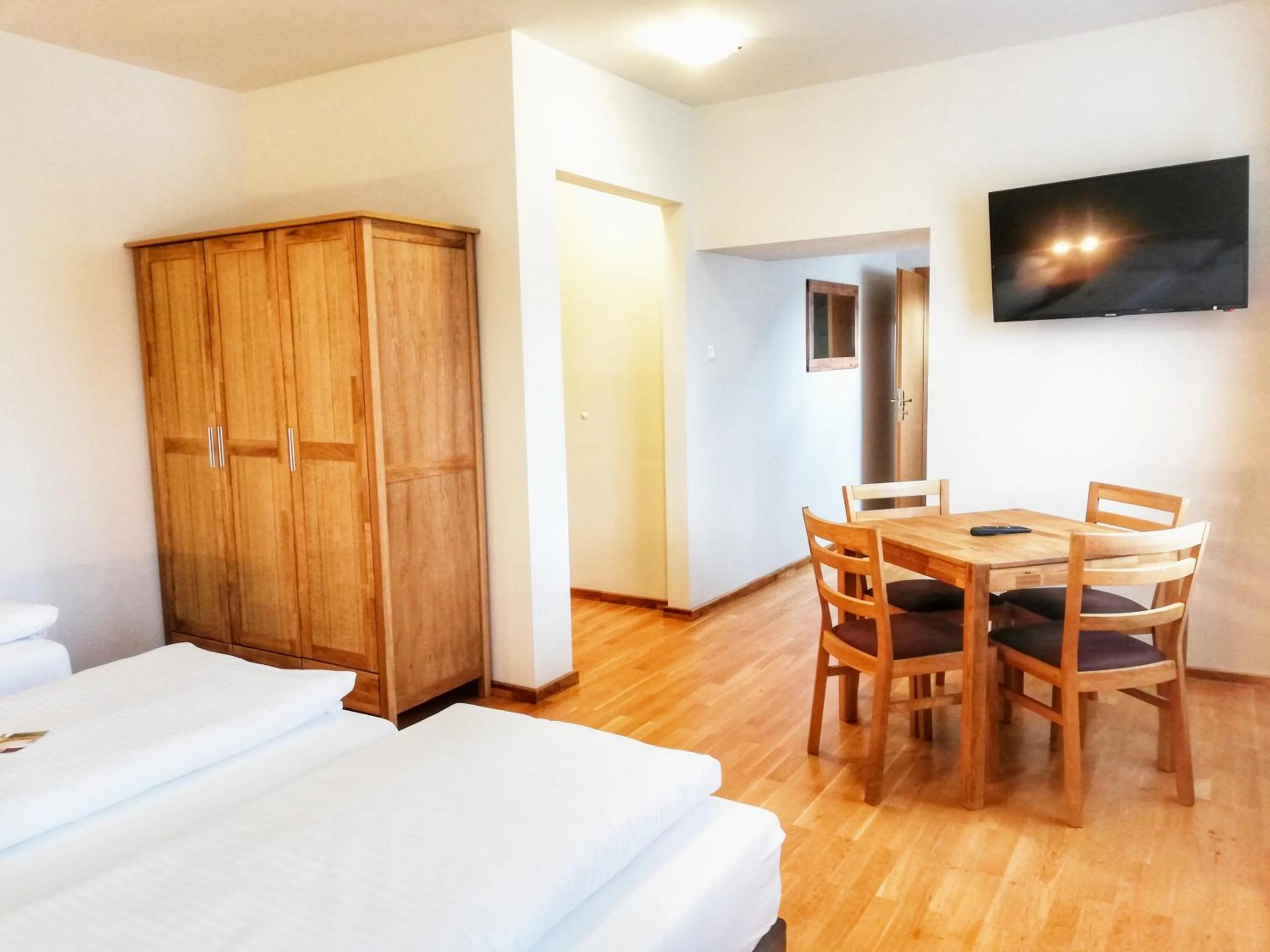 Photo of the whole room, Bed in Familie Zuser Hotel Garni