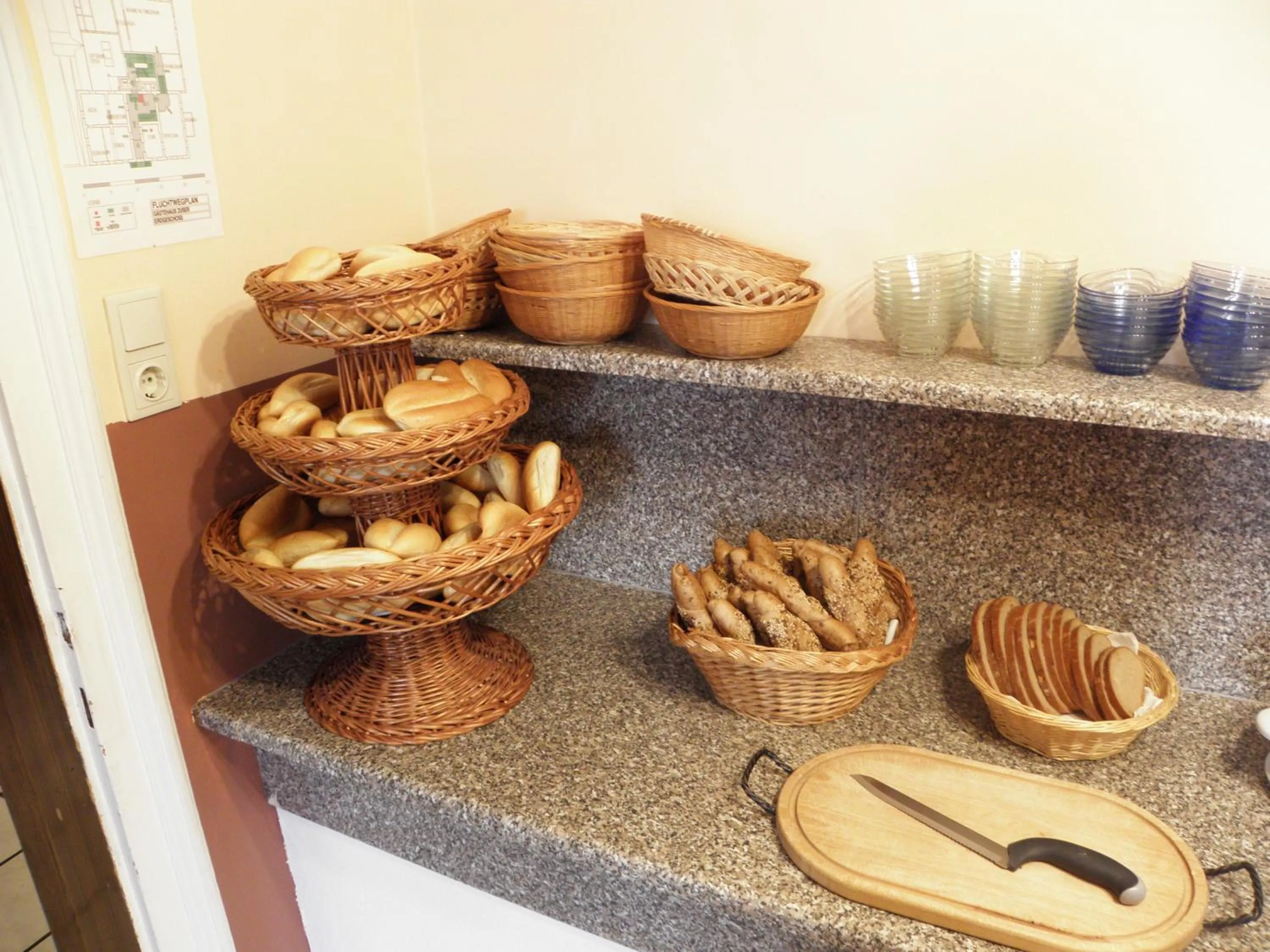 Buffet breakfast in Familie Zuser Hotel Garni