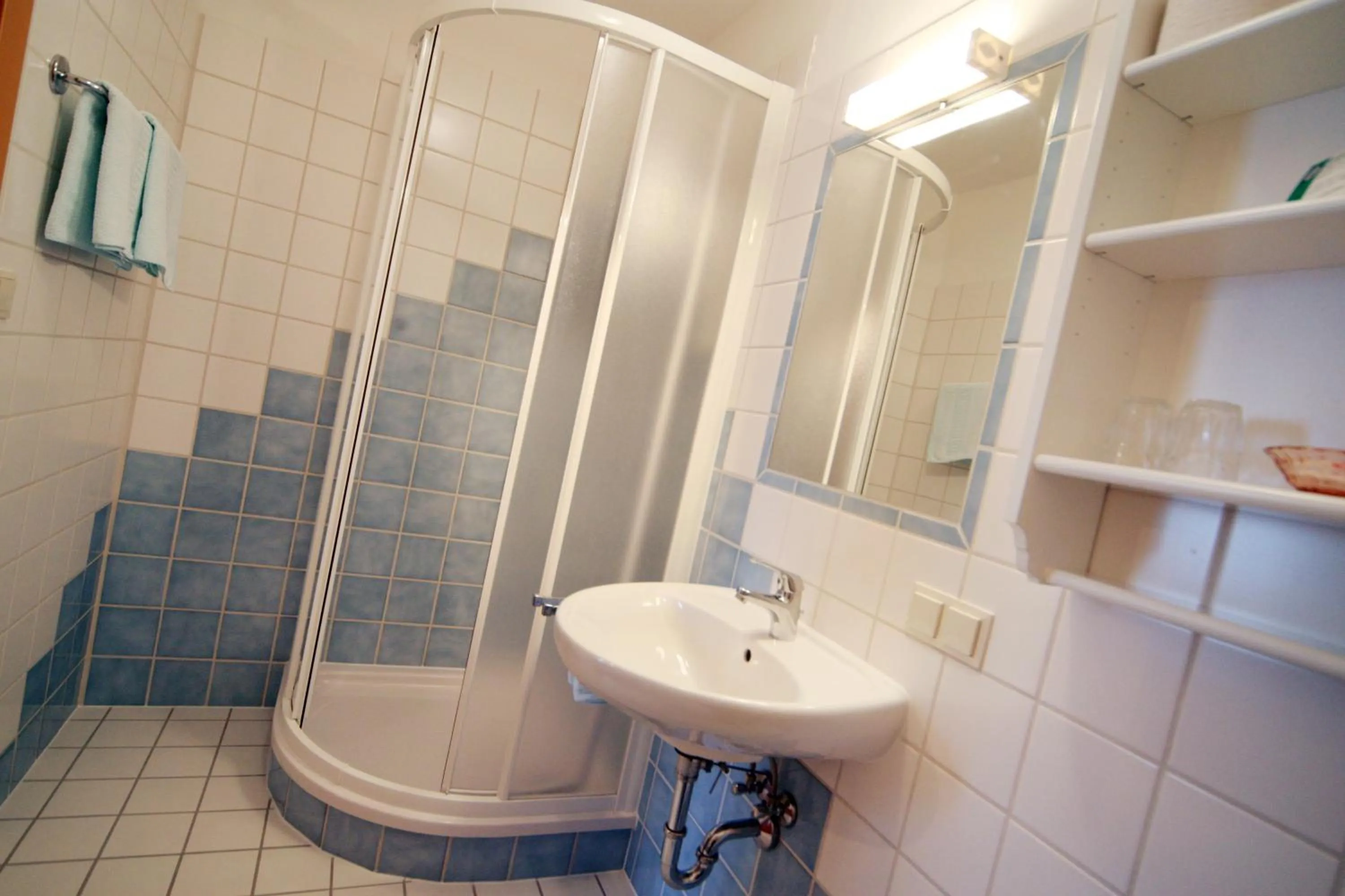 Shower in Familie Zuser Hotel Garni