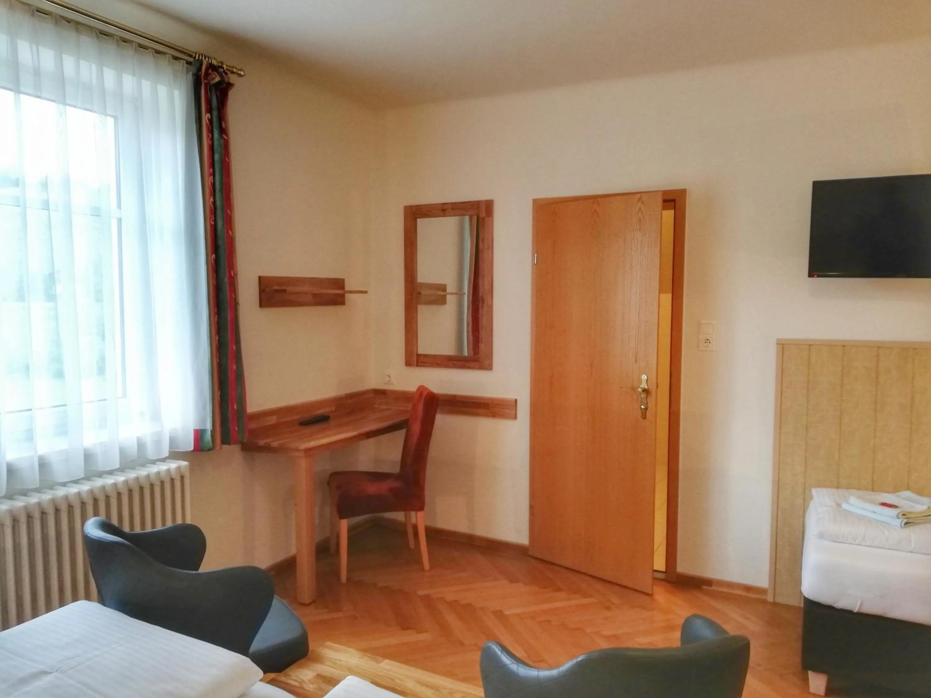 Photo of the whole room, Bed in Familie Zuser Hotel Garni
