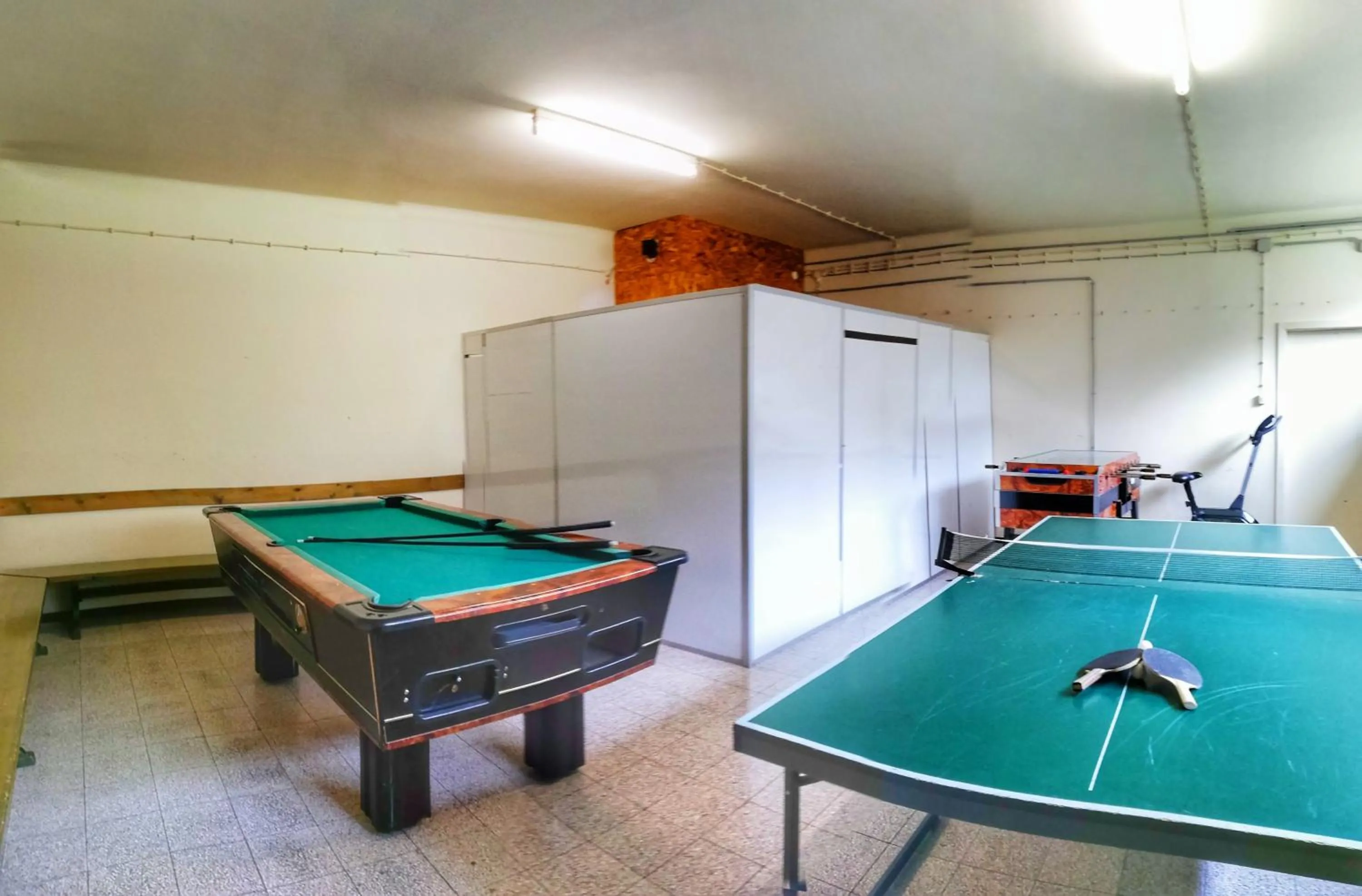 Billiard in Familie Zuser Hotel Garni