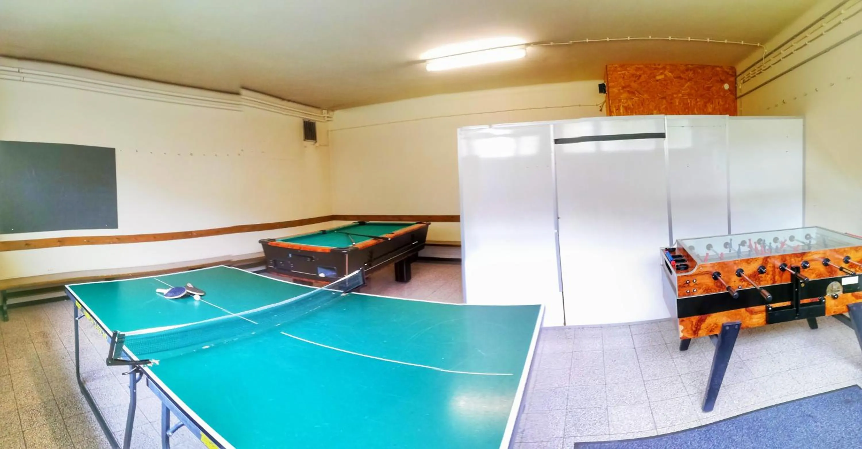Billiard in Familie Zuser Hotel Garni