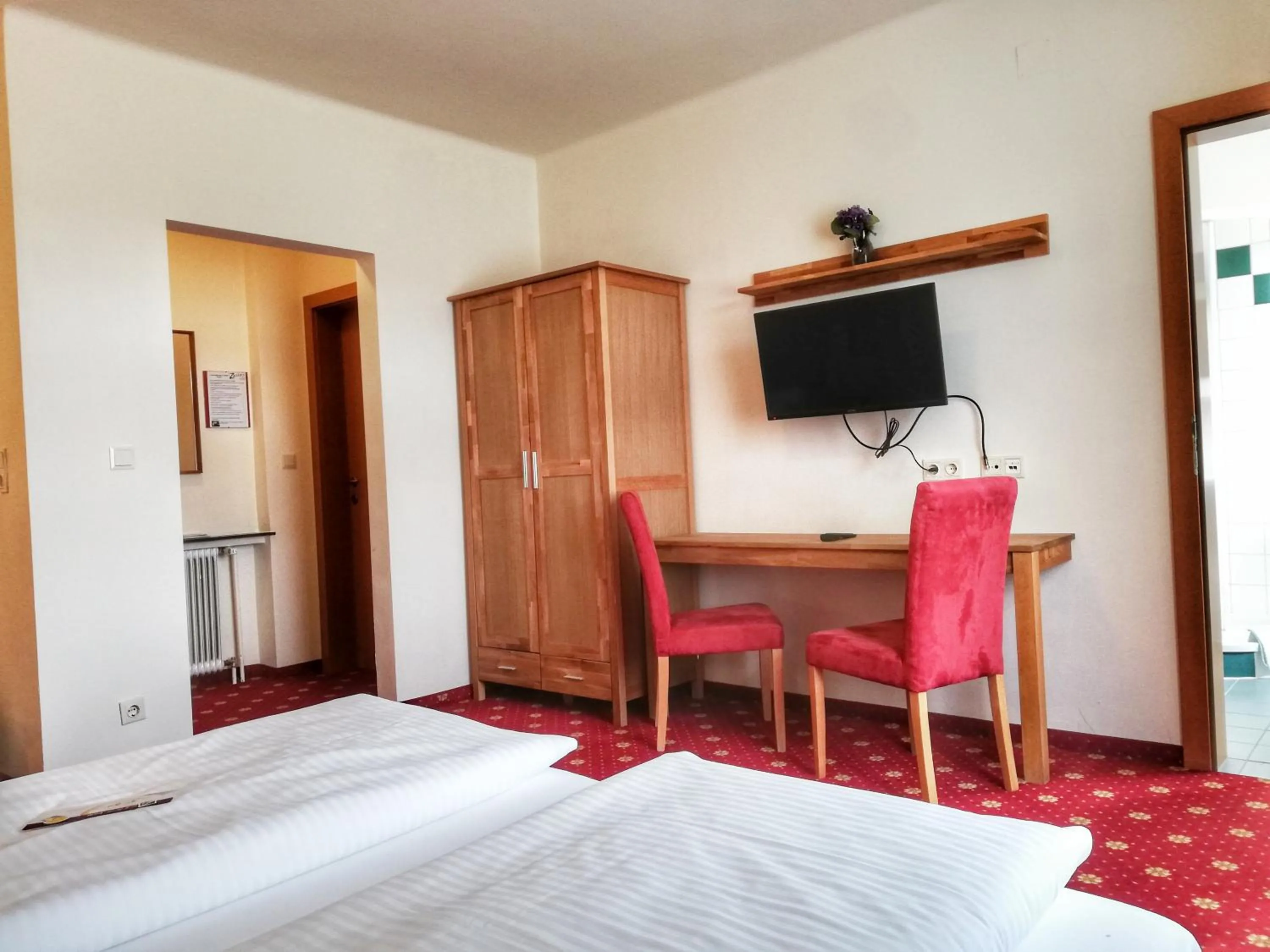 Photo of the whole room, Bed in Familie Zuser Hotel Garni