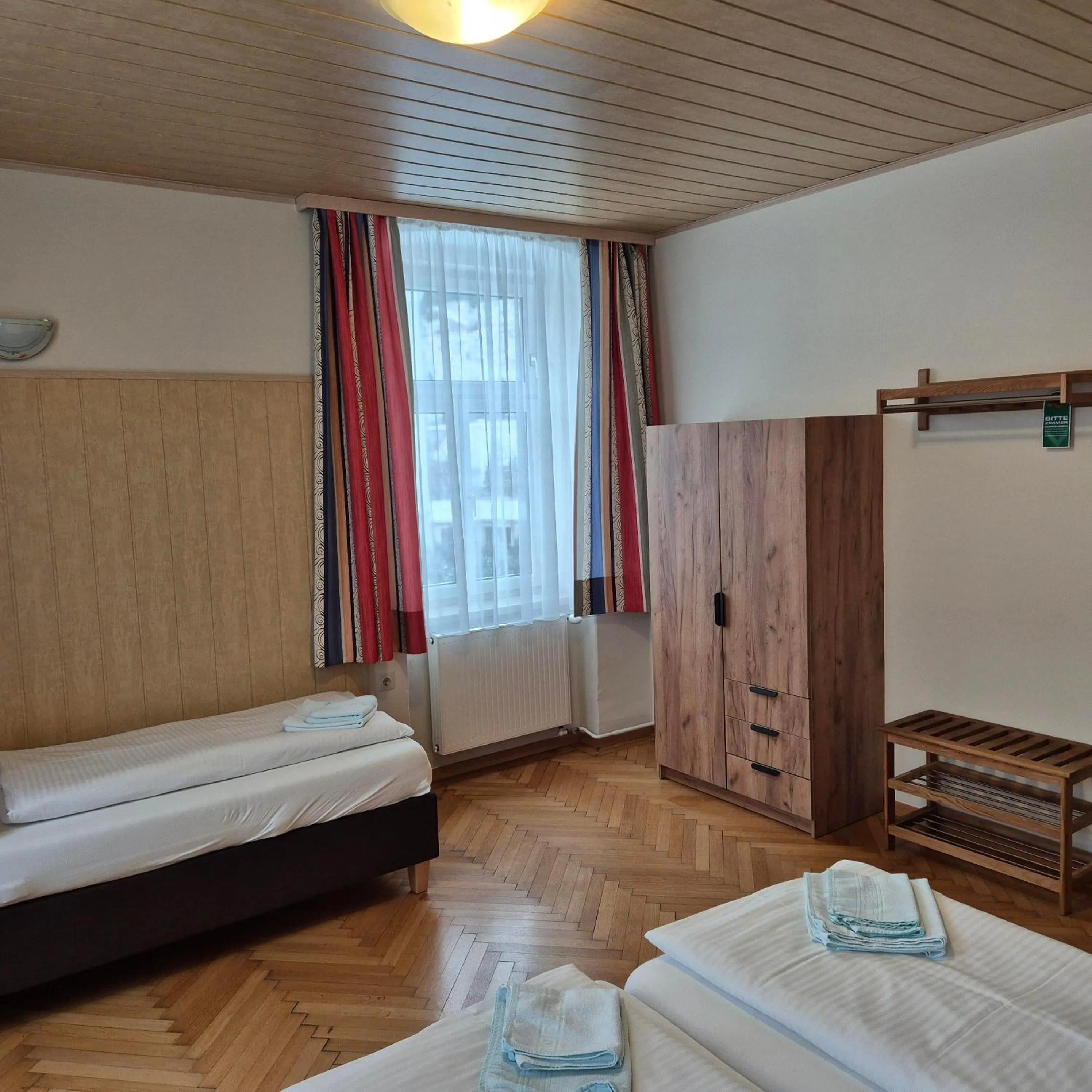 Bedroom, Bed in Familie Zuser Hotel Garni