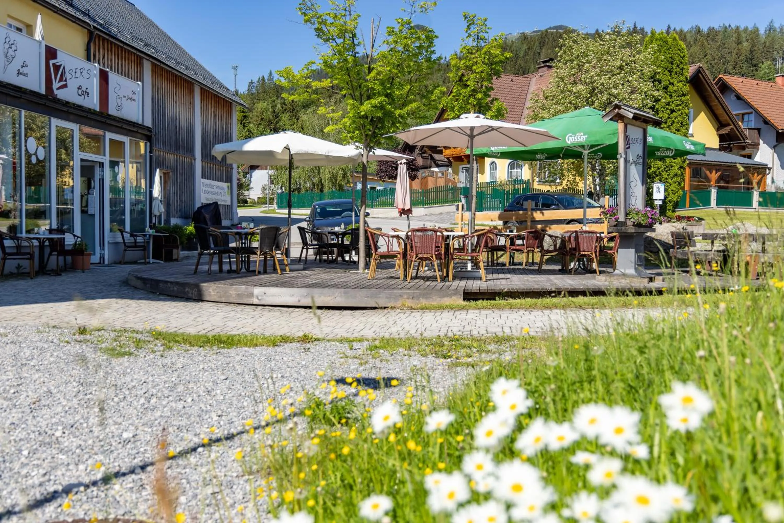 Restaurant/places to eat in Familie Zuser Hotel Garni
