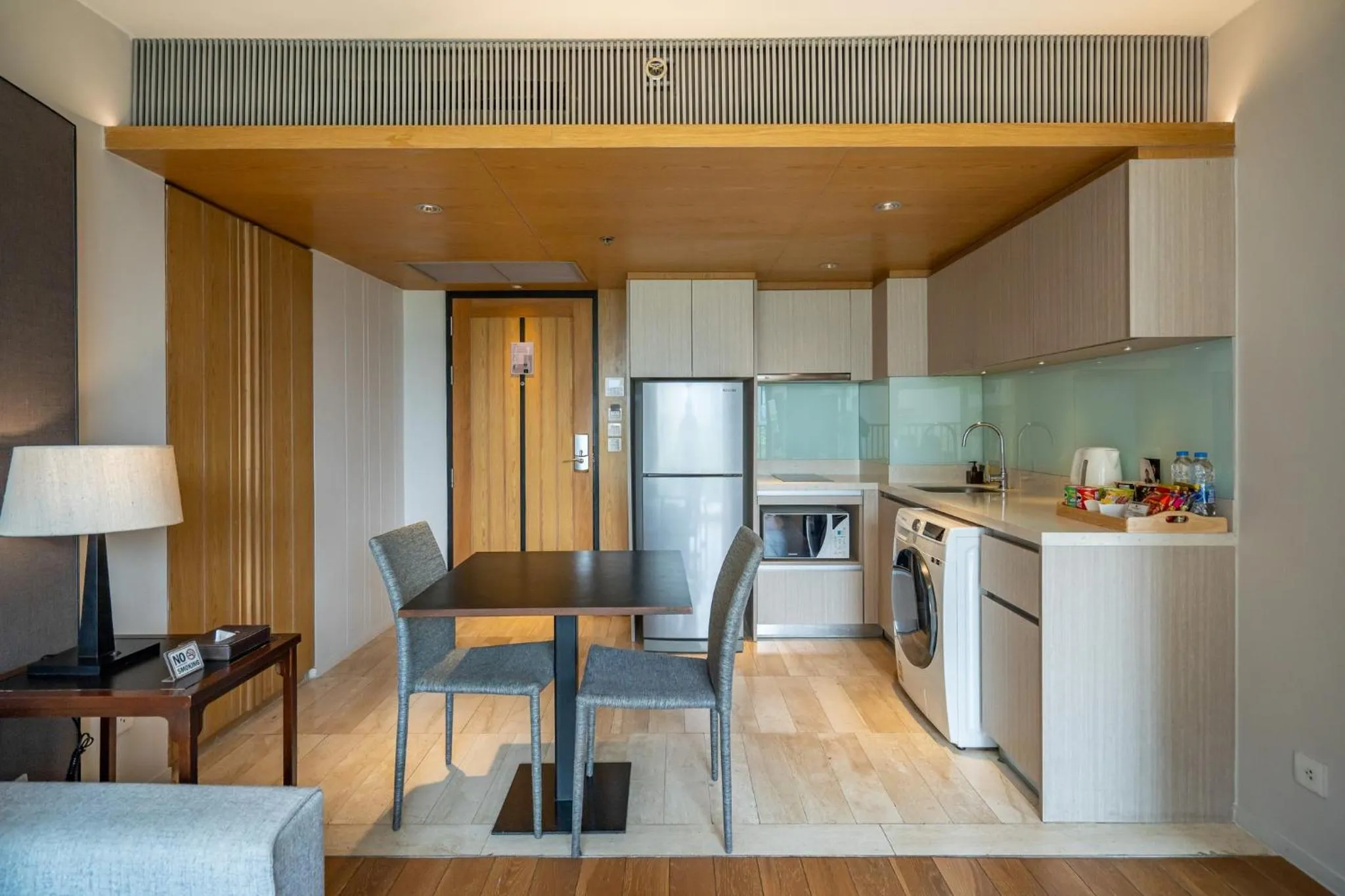 Kitchen or kitchenette in Arcadia Suites Bangkok