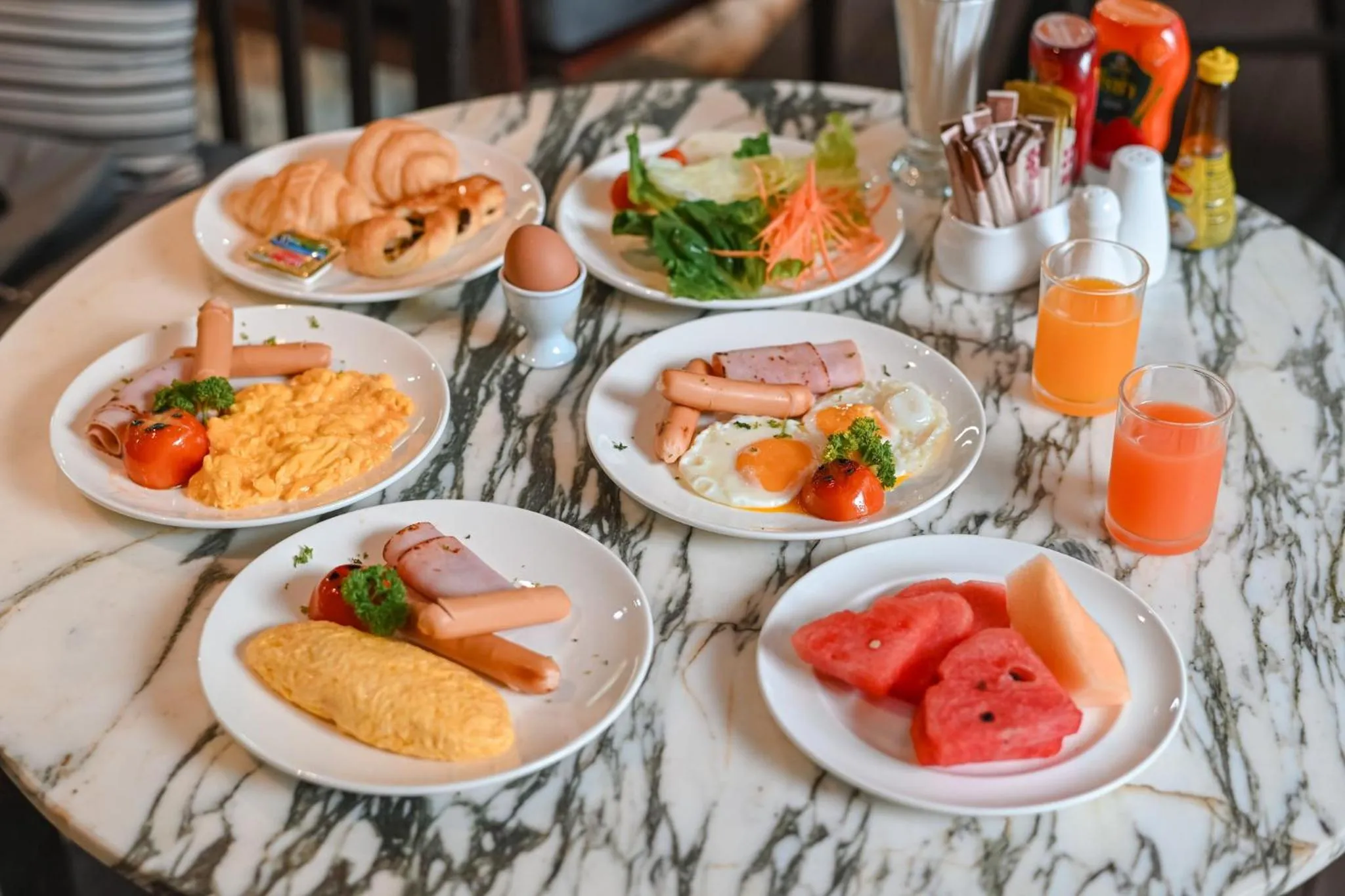 Breakfast in Arcadia Suites Bangkok