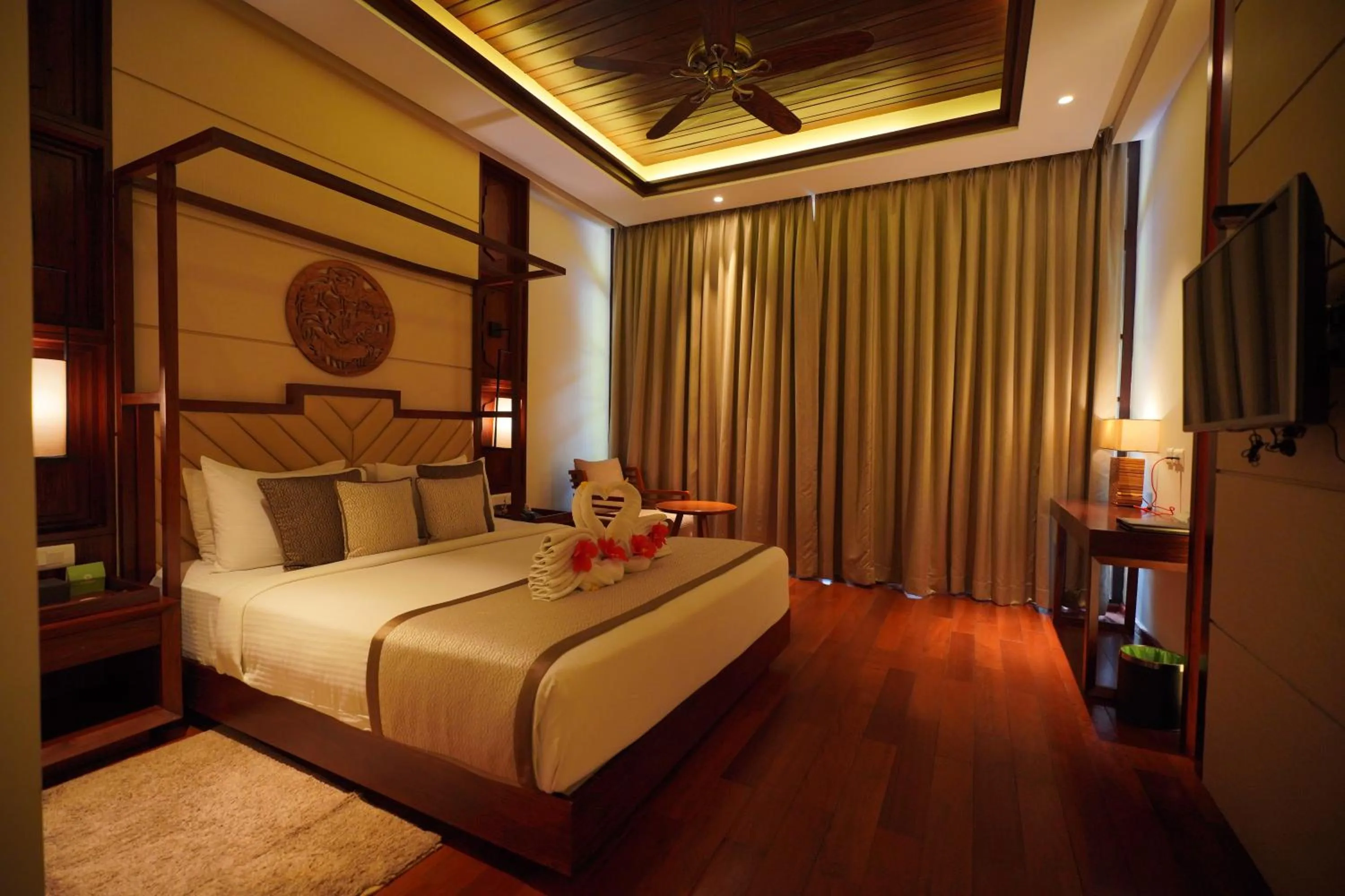 Bedroom, Bed in Sea Shell Samssara