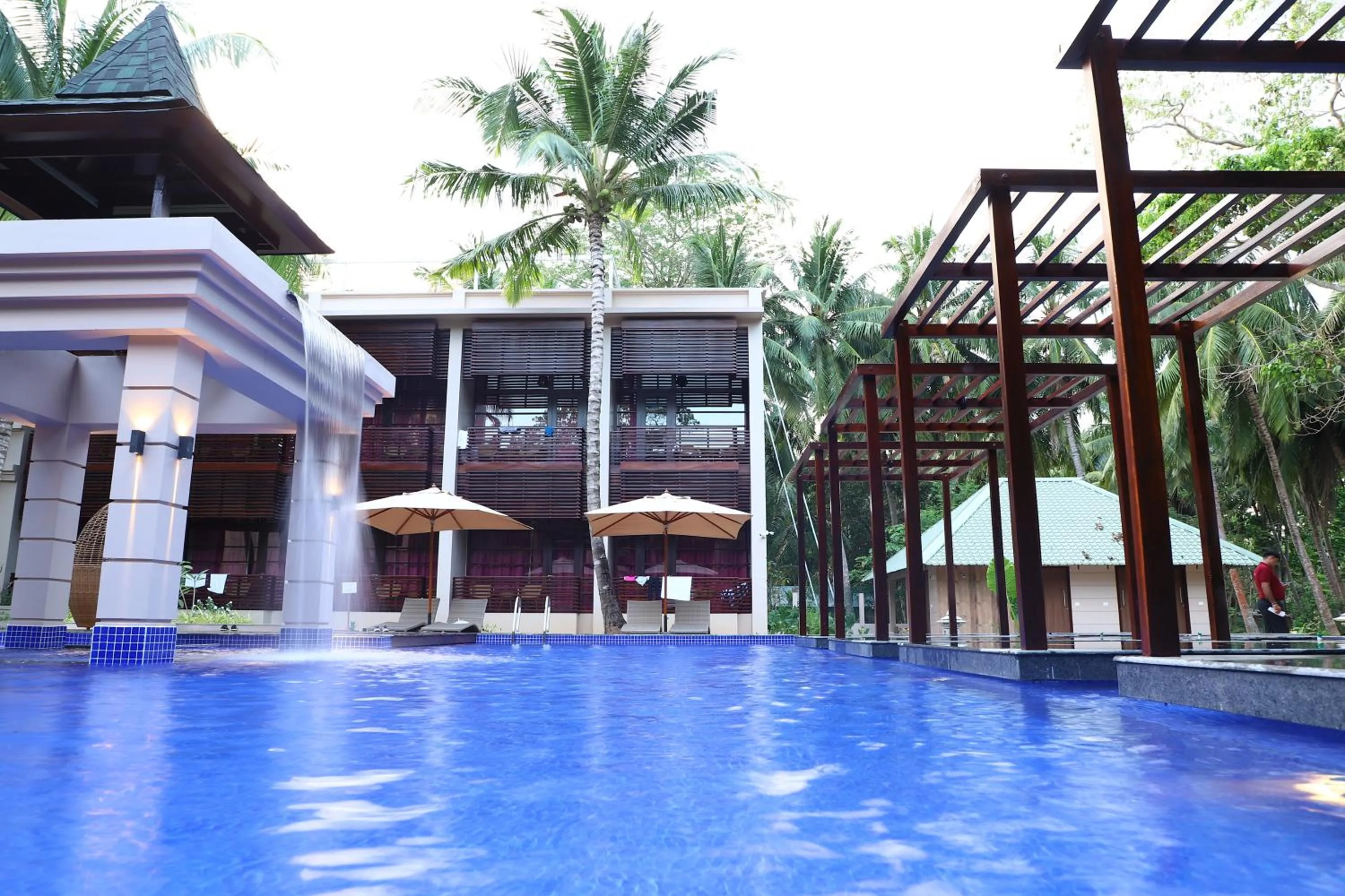 Swimming pool in Sea Shell Samssara