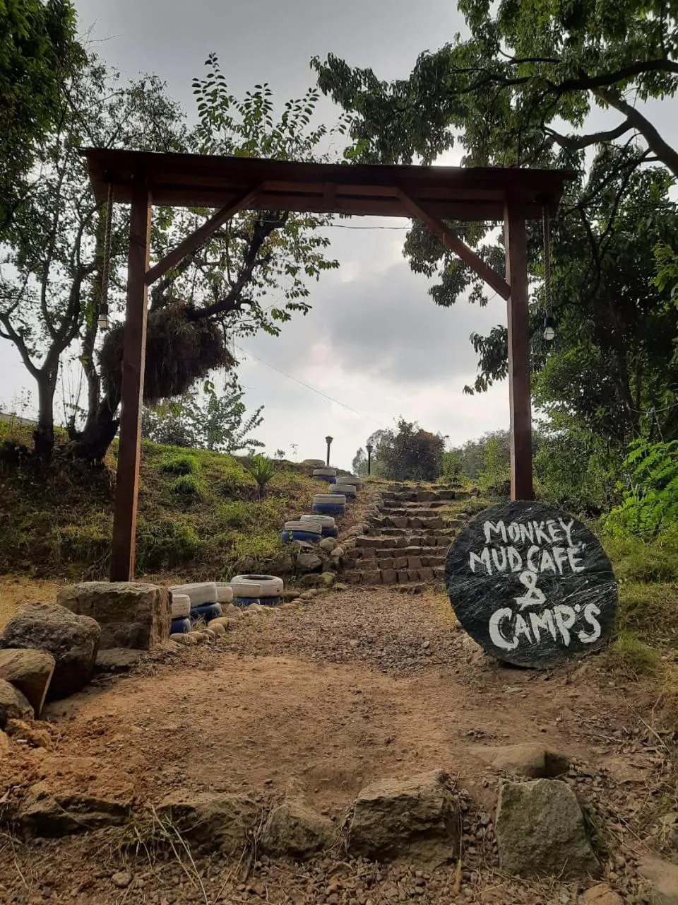 Facade/entrance in Monkey Mud House and Camps, Bir