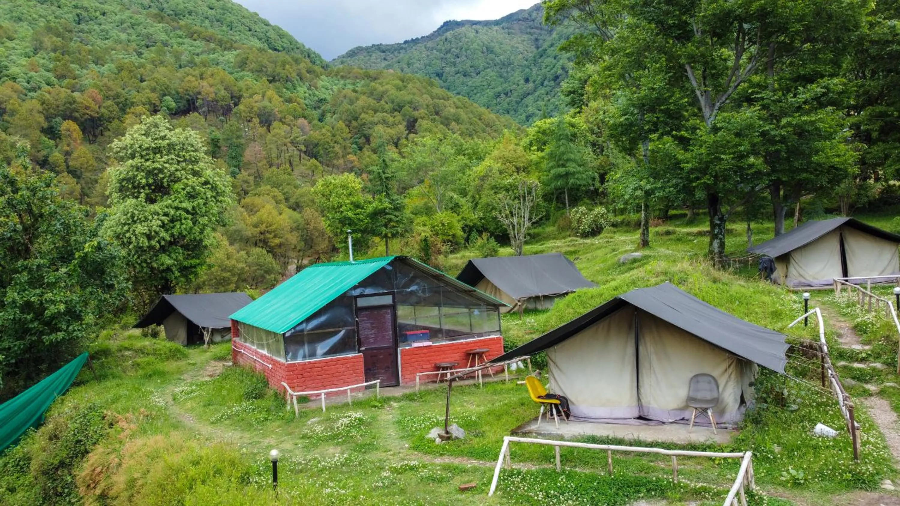 Mountain view in Monkey Mud House and Camps, Bir
