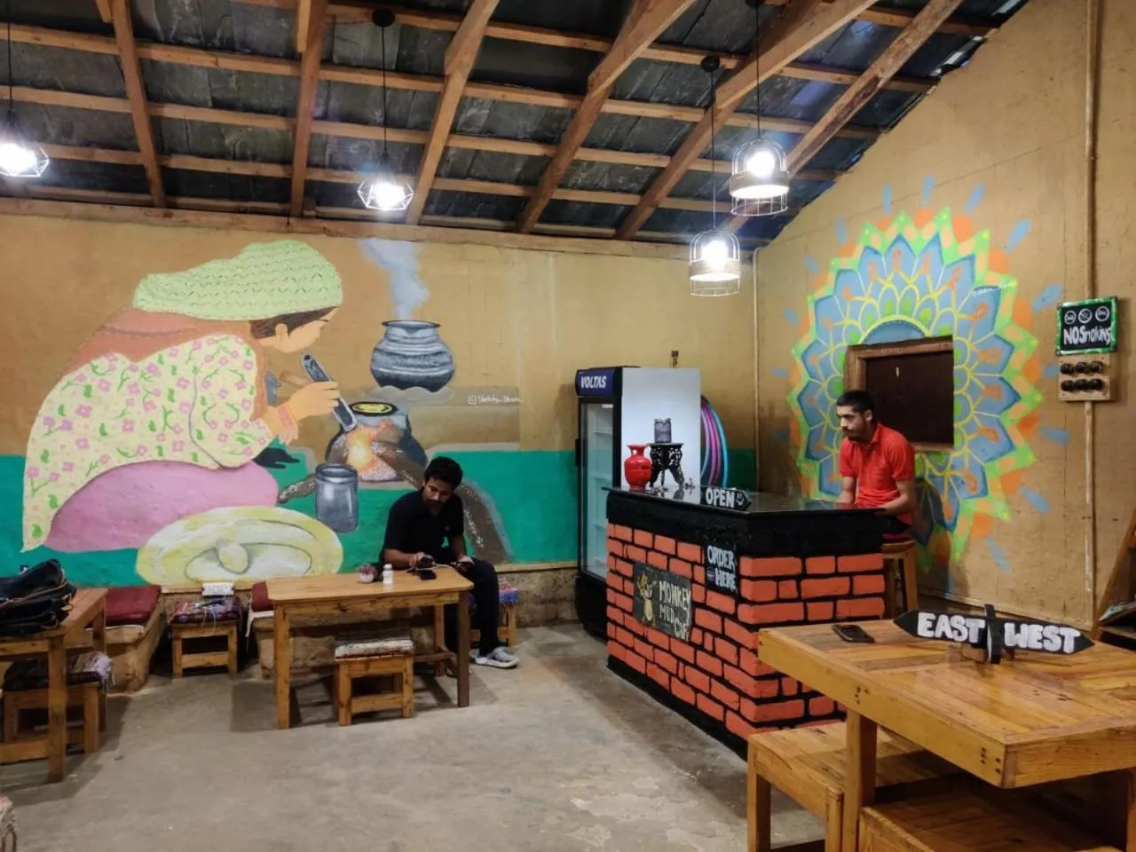 Meals in Monkey Mud House and Camps, Bir