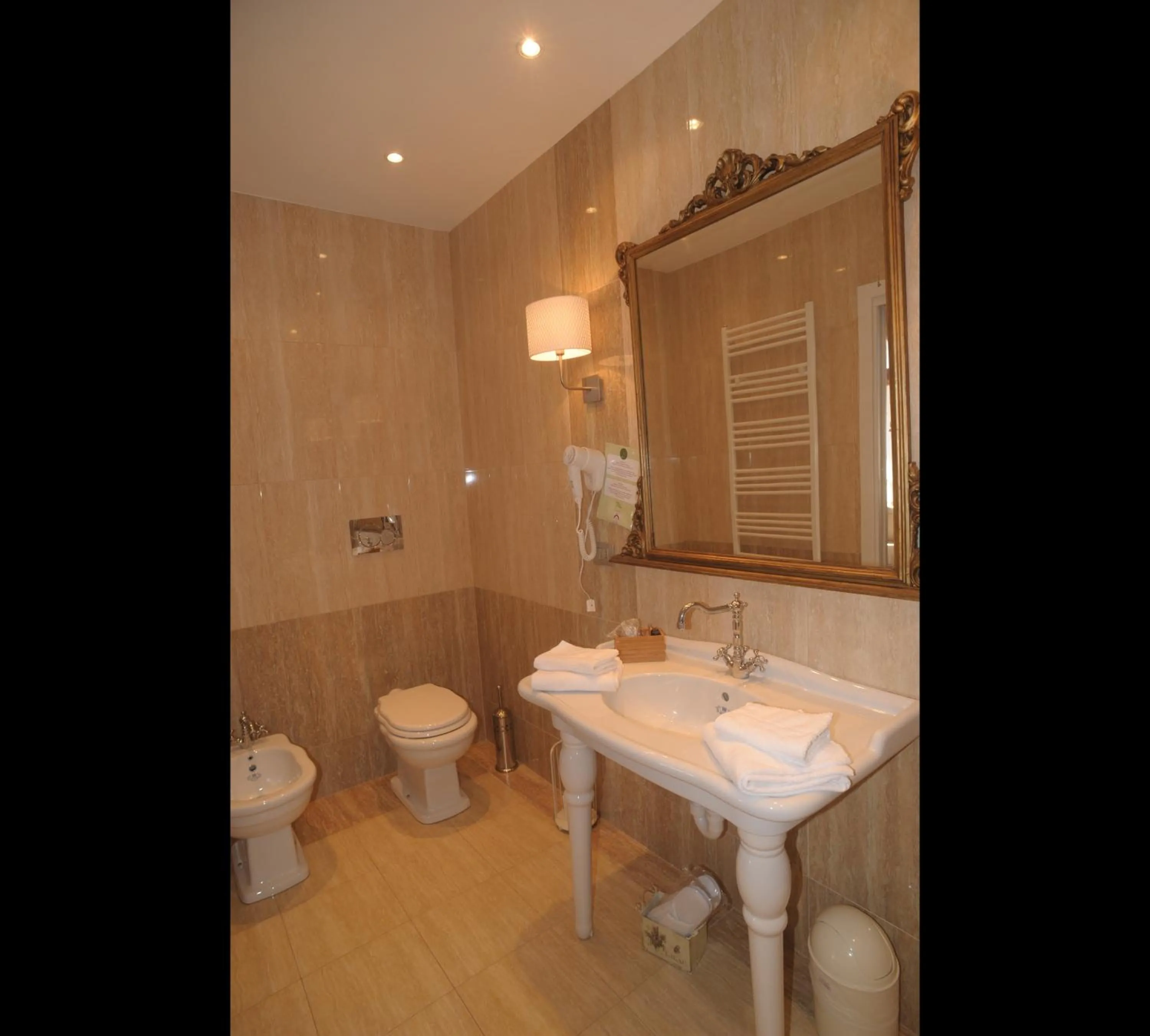 Toilet in Relais Al Bel San Domenico