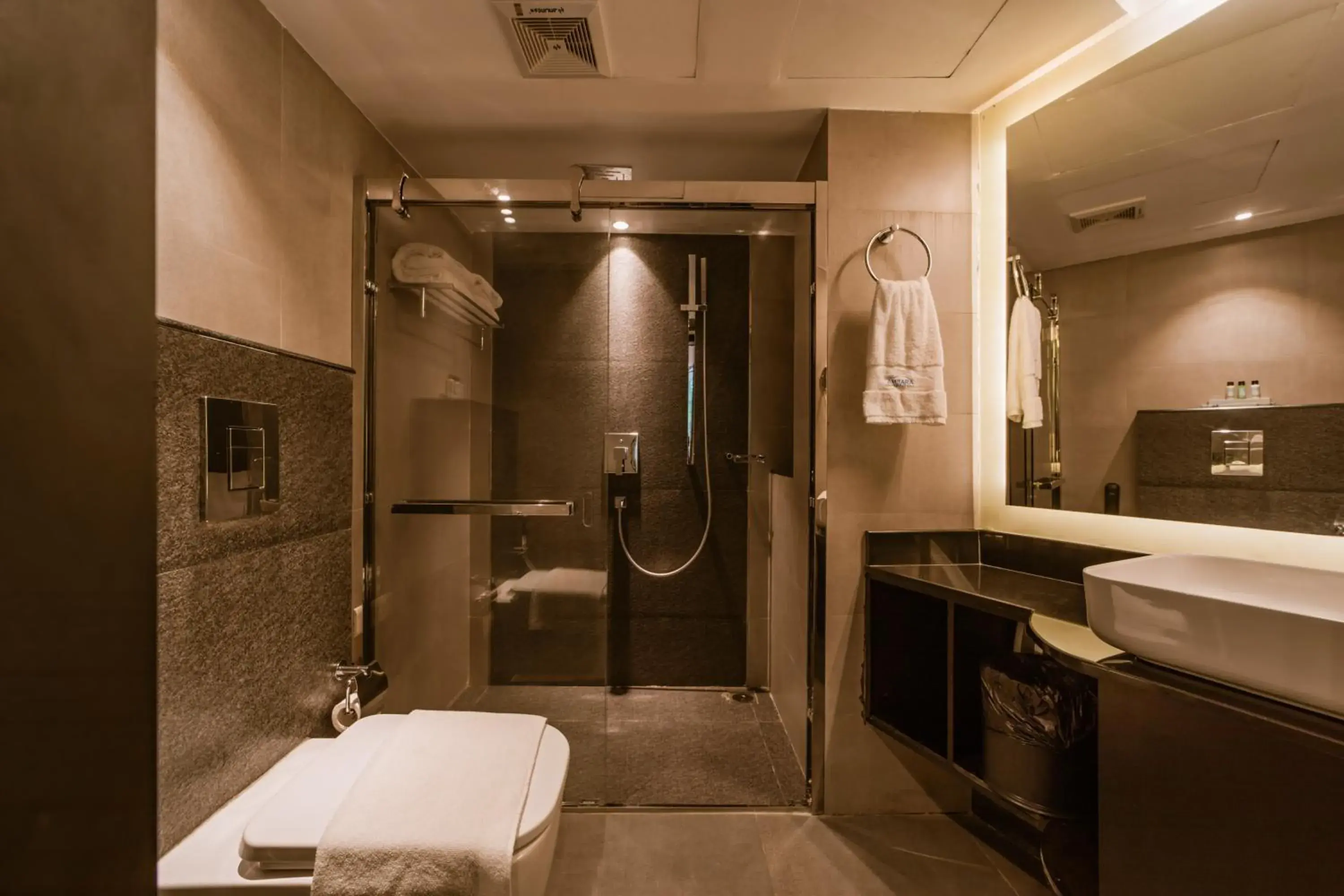 Deluxe Queen Suite in Ambara Suites Deluxe Queen Suite in Ambara Suites