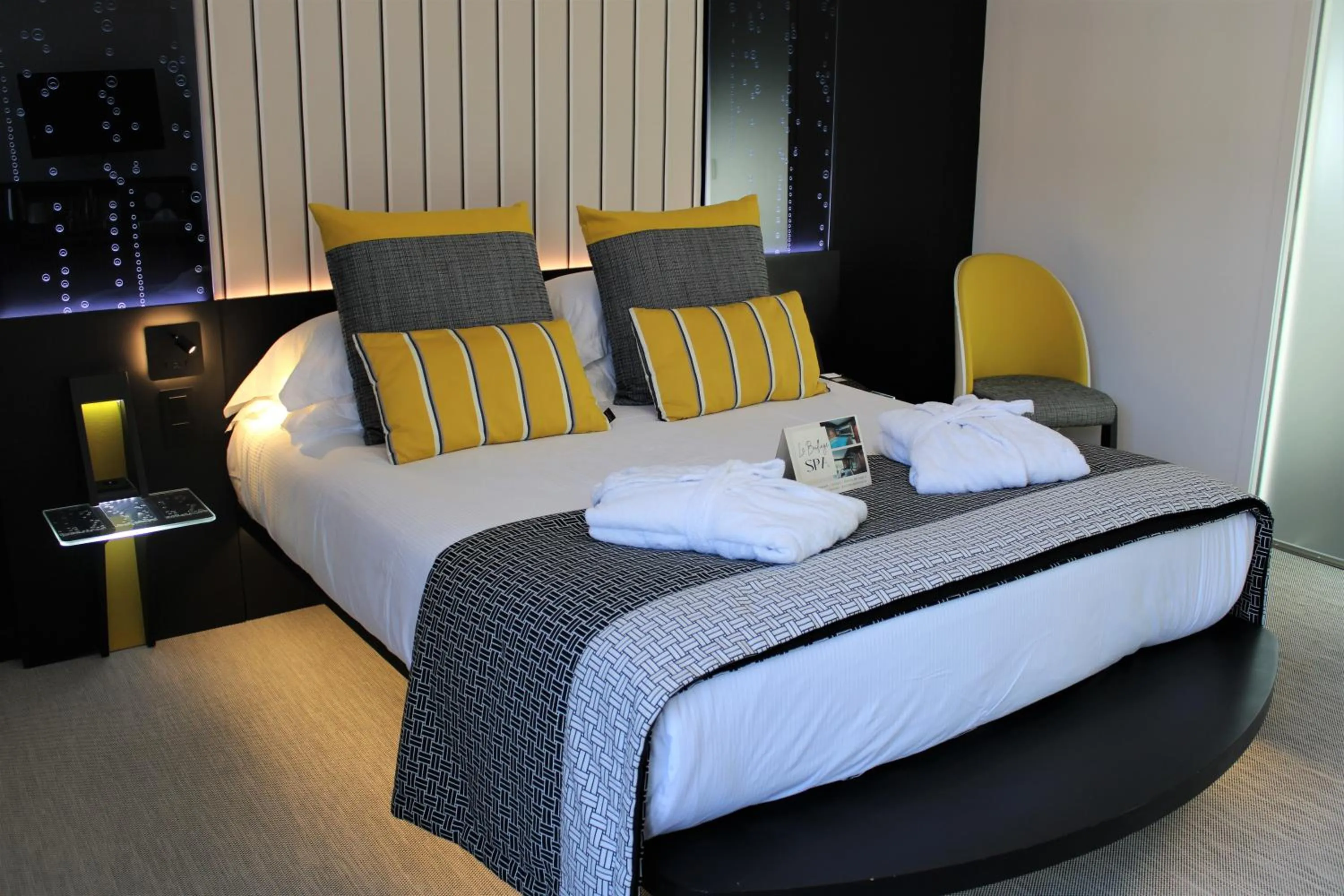 Bedroom, Bed in Le Bailliage Hôtel & Spa