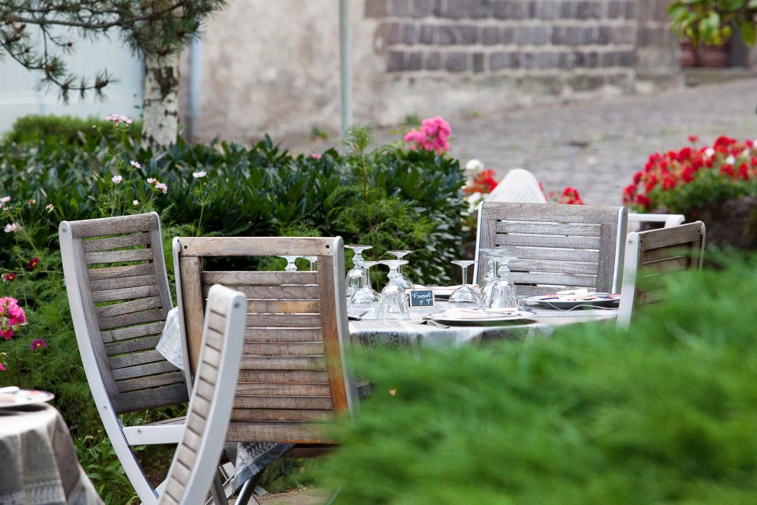 Patio in Le Bailliage Hôtel & Spa