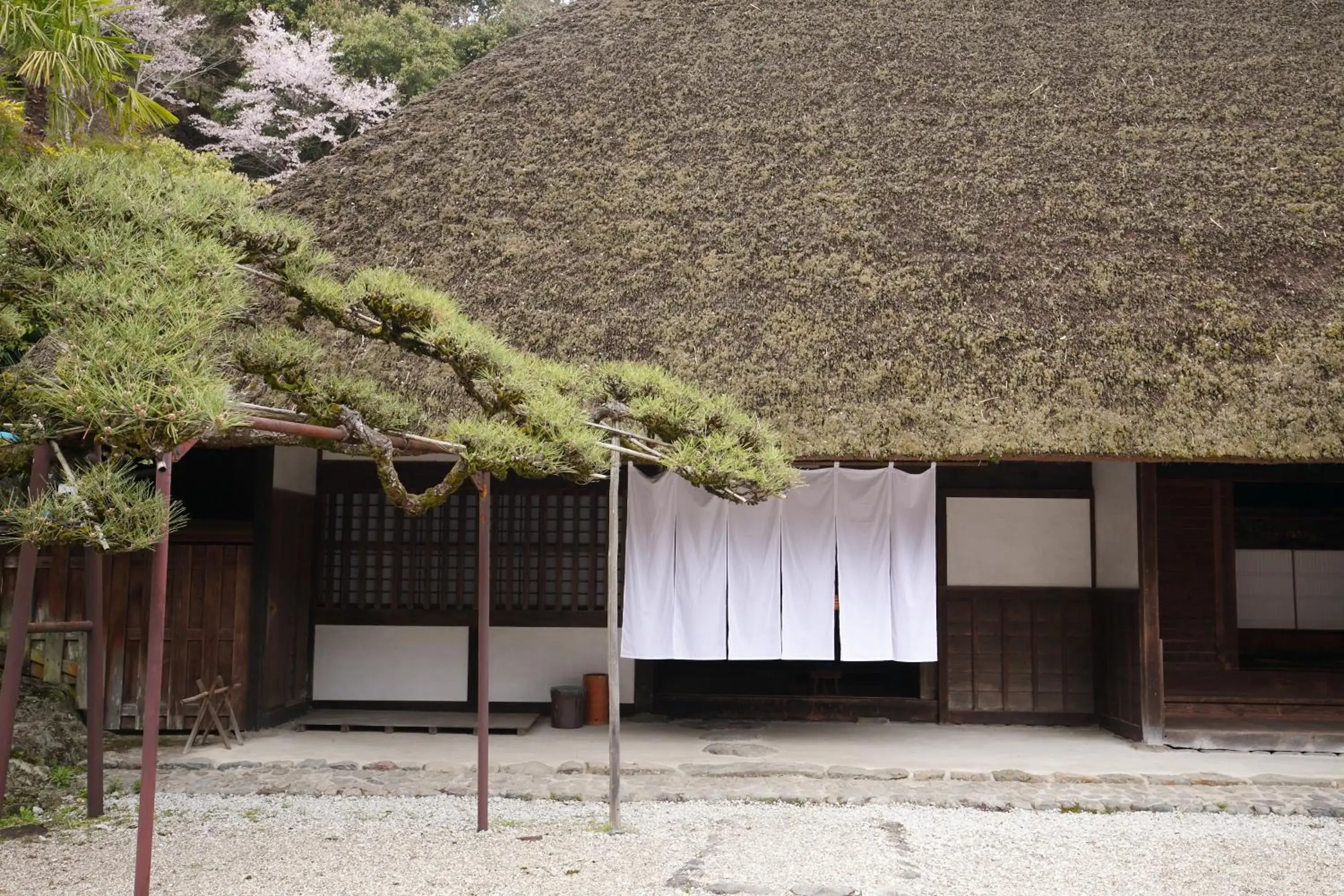 Property building in KANAU Property building in KANAU