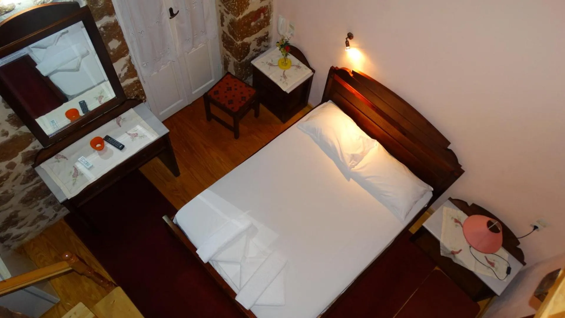 Bed in Akrotainaritis