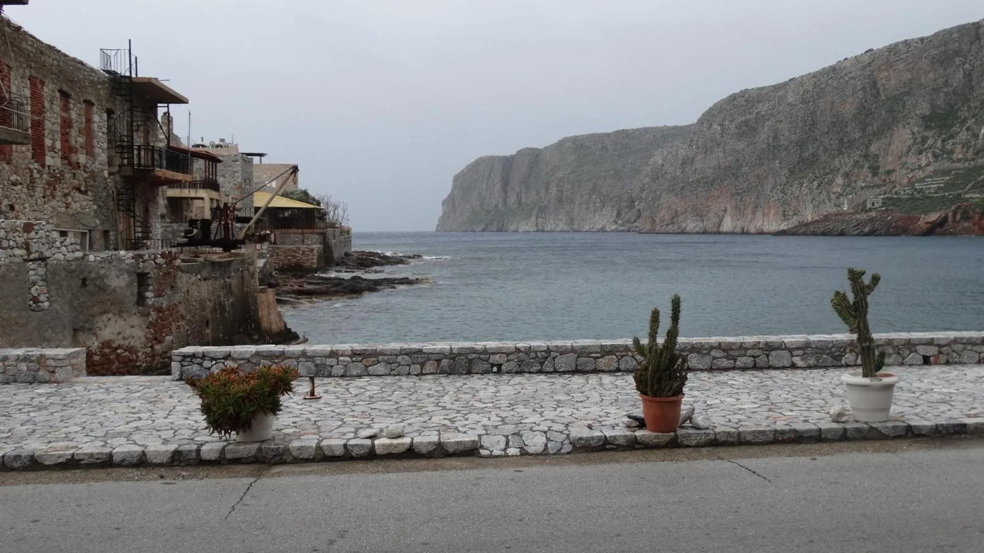Day in Akrotainaritis