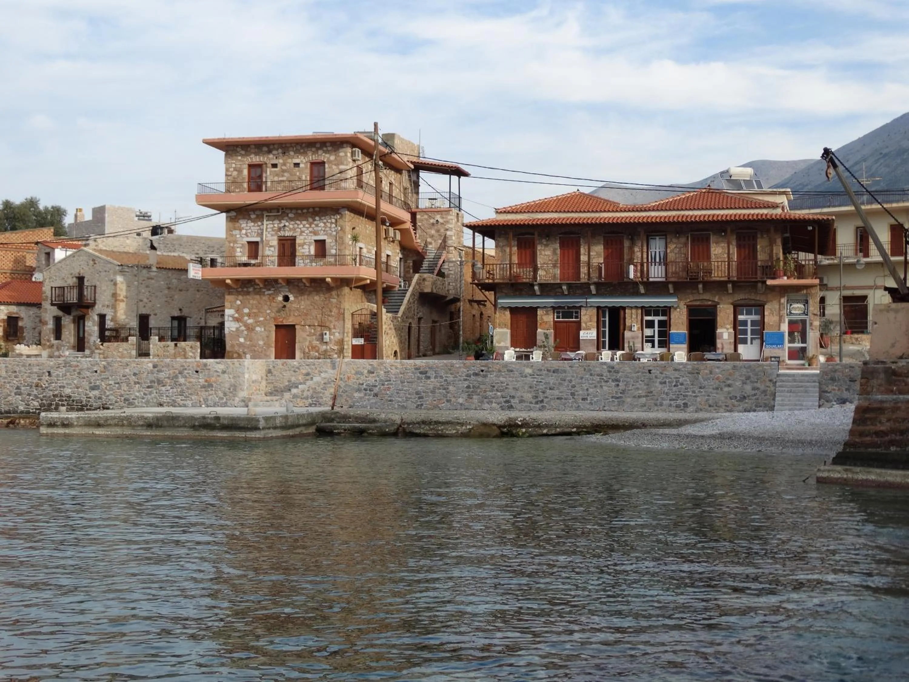 Property building in Akrotainaritis