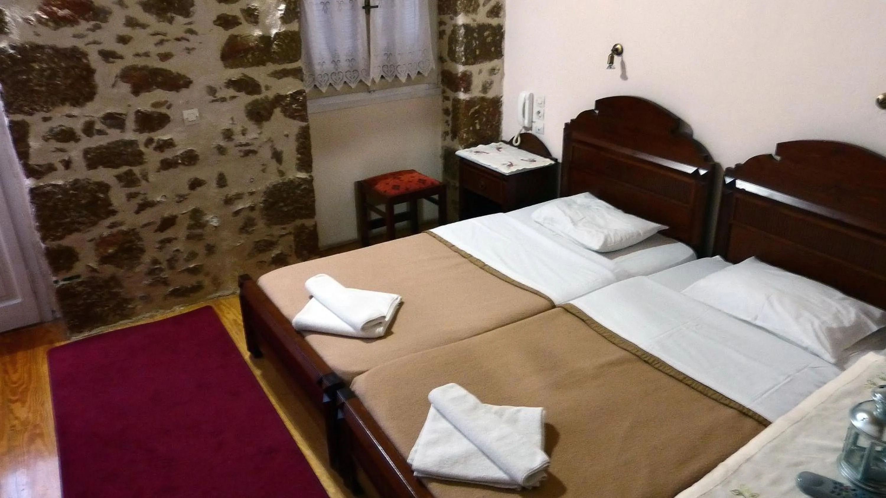Bed in Akrotainaritis