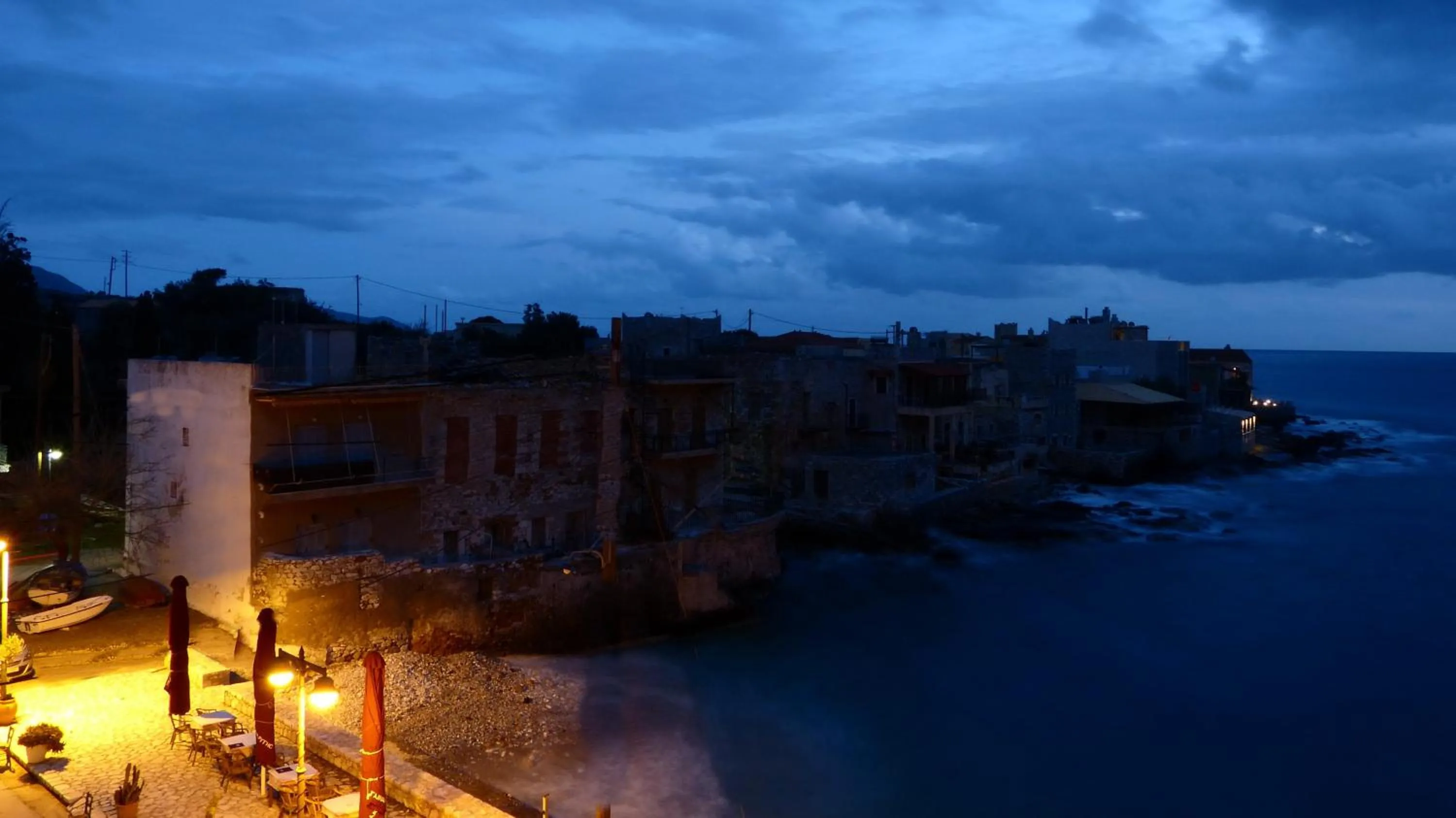 Restaurant/places to eat in Akrotainaritis