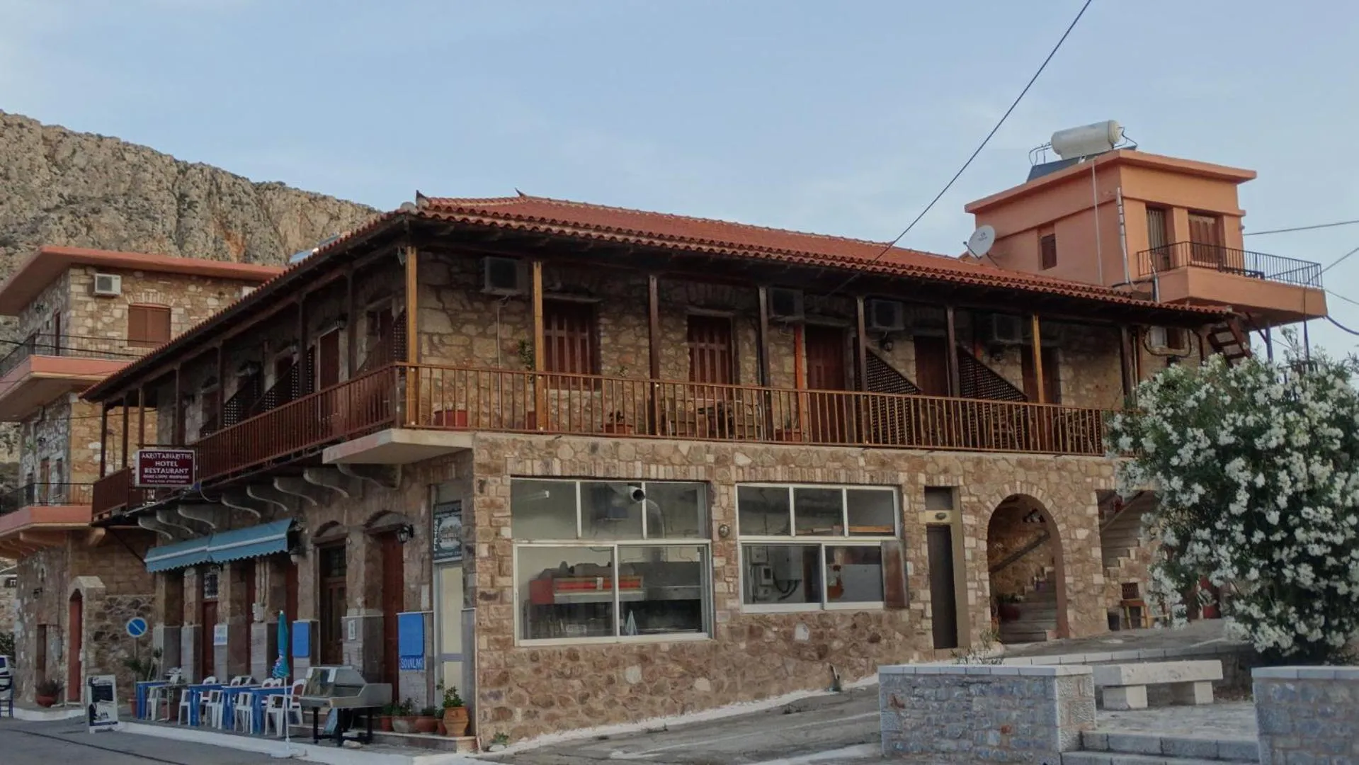 Property building in Akrotainaritis