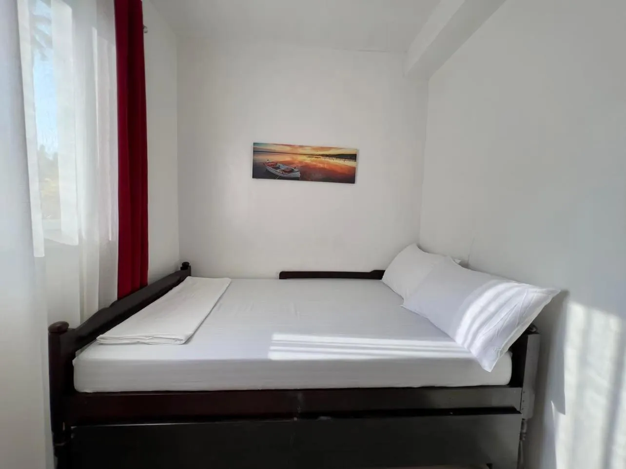 Bed in Batis ni Juan Leisureland