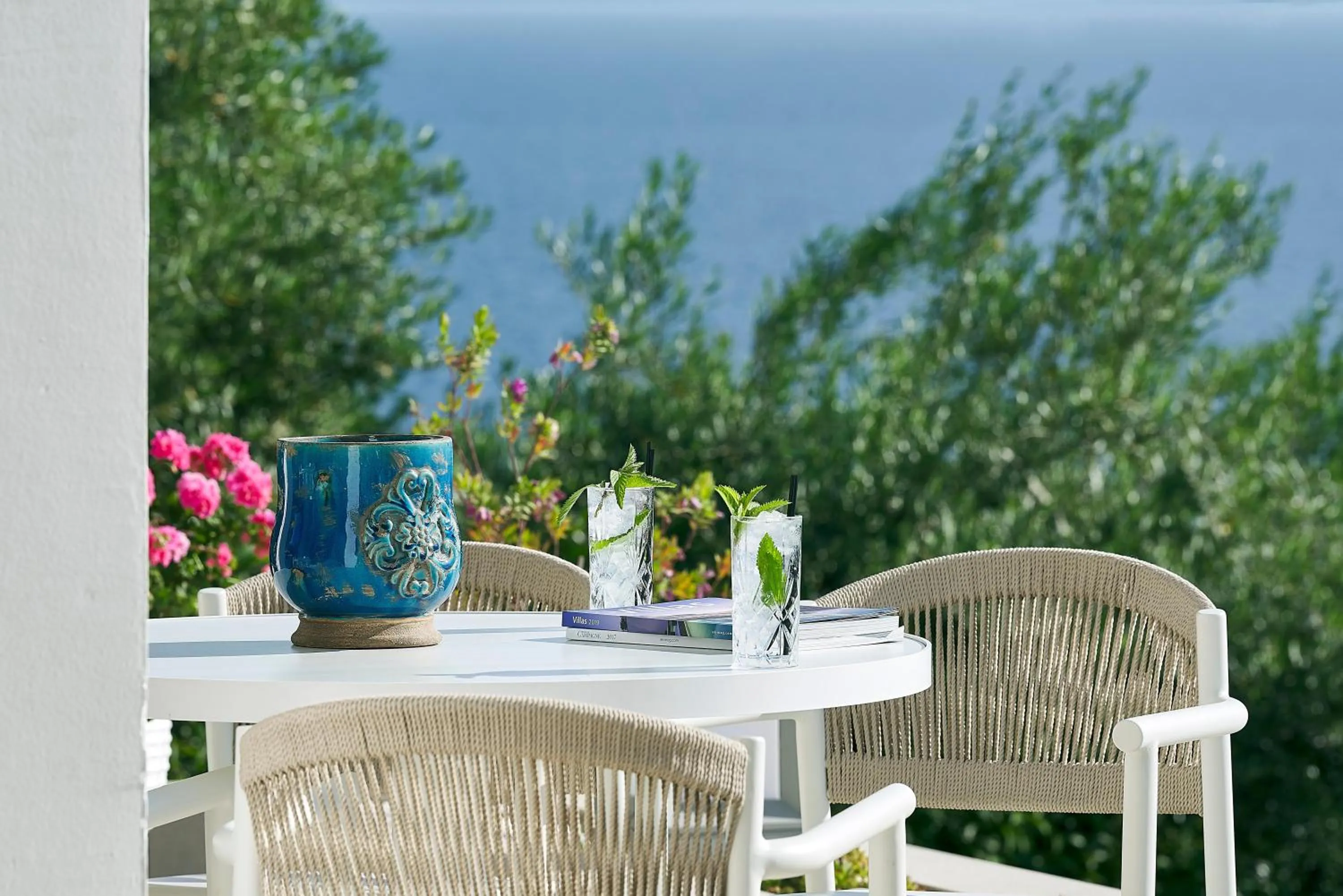 Restaurant/places to eat in Glavas Inn Hotel