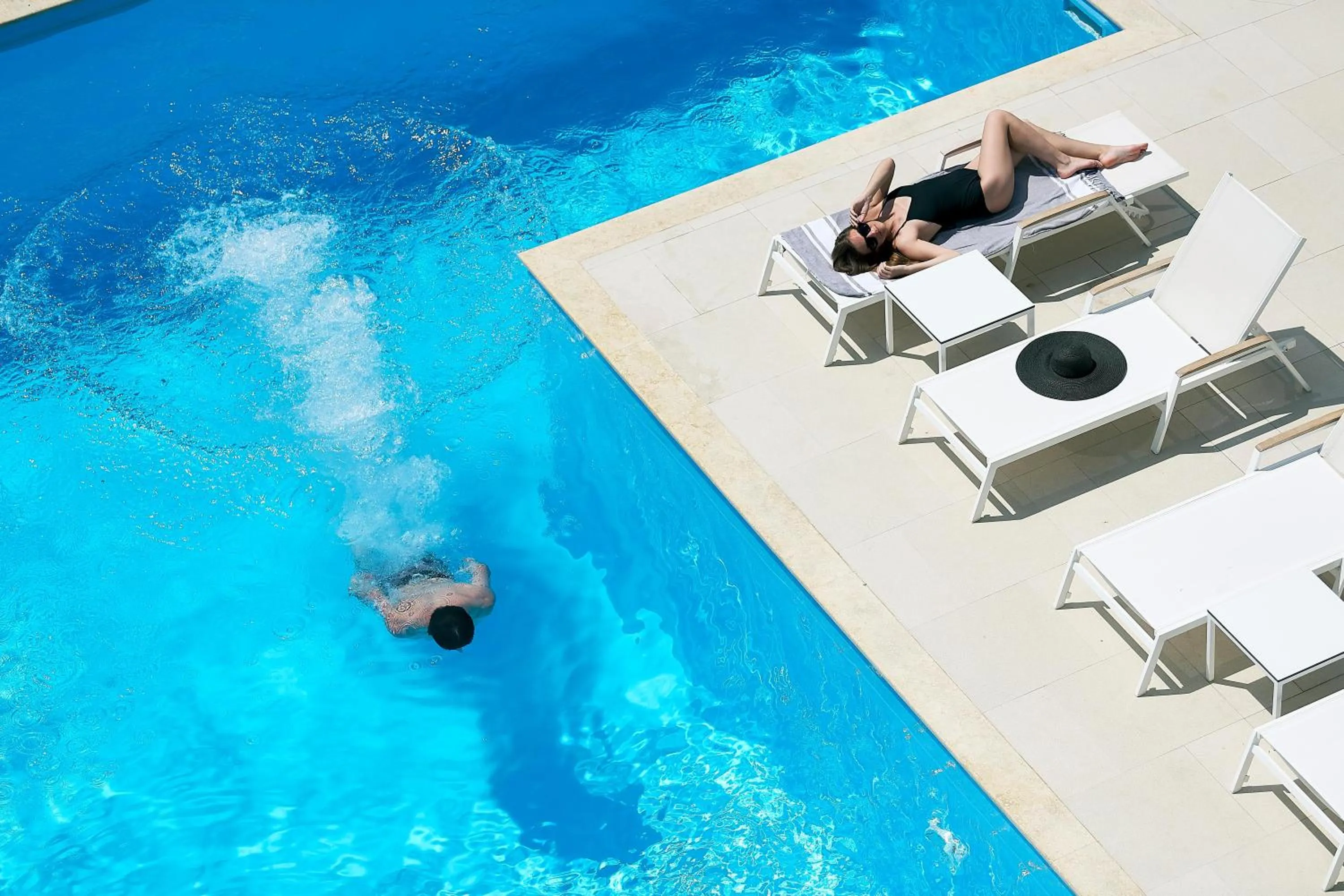 Swimming pool in Glavas Inn Hotel