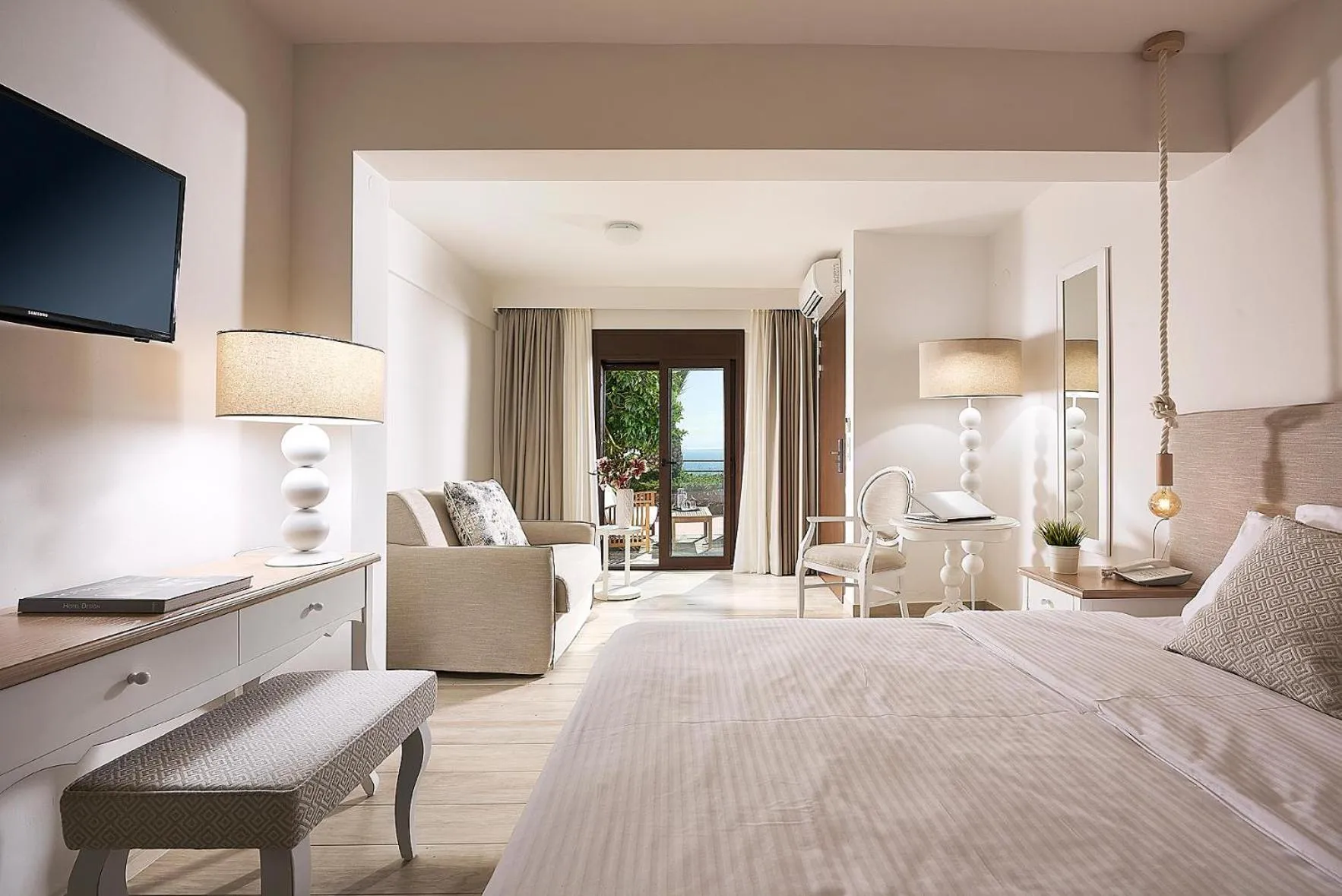 Photo of the whole room, Bed in Glavas Inn Hotel