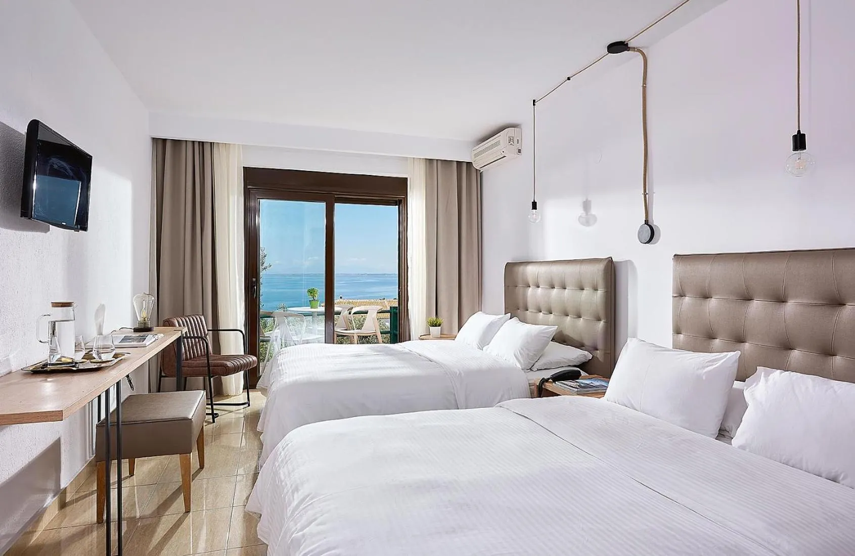 Photo of the whole room, Bed in Glavas Inn Hotel