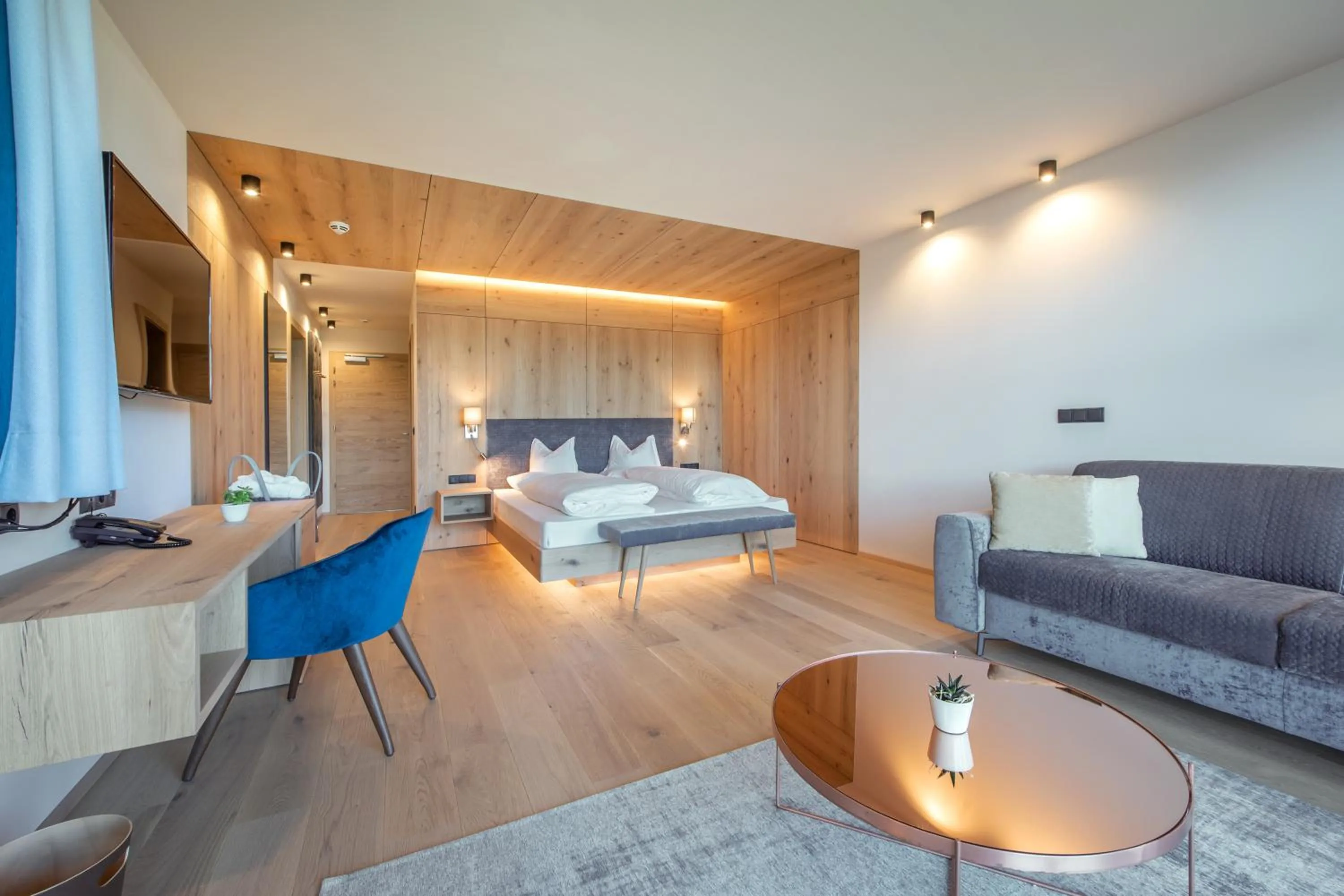 Photo of the whole room, Bed in Panoramahotel Obkircher