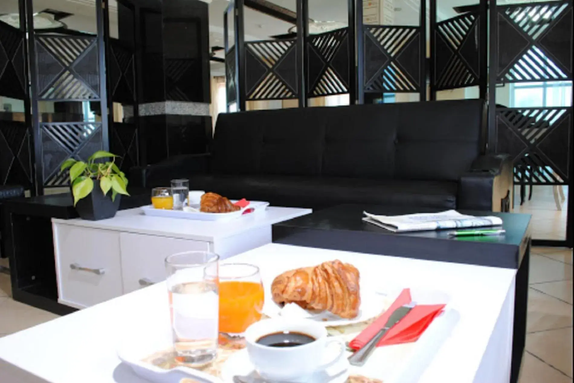 Lunch in MARAVAL Lunch in MARAVAL