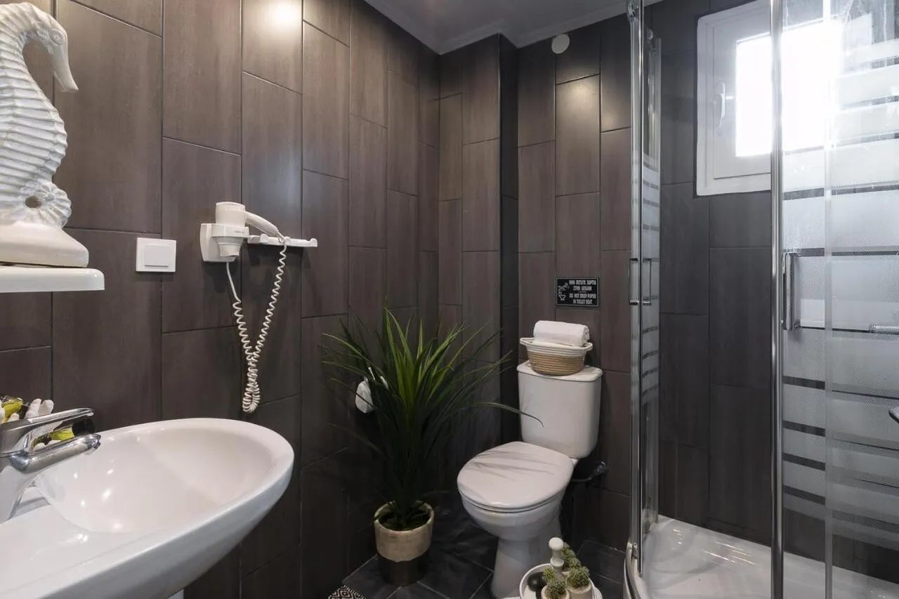 Bathroom in Nimfi Hotel, Skiathos