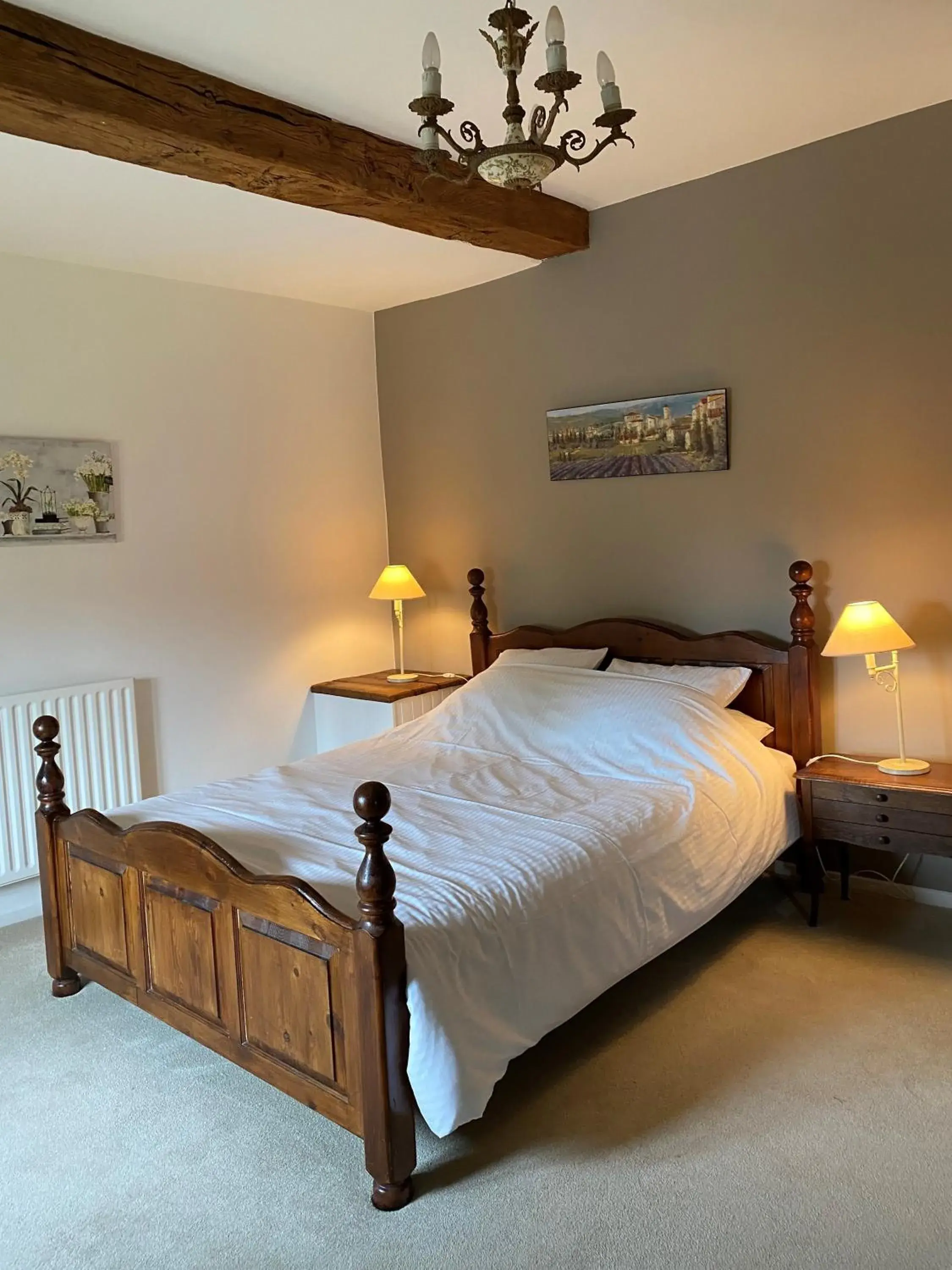 Family Room with Bathroom - single occupancy in L'Envers Family Room with Bathroom - single occupancy in L'Envers