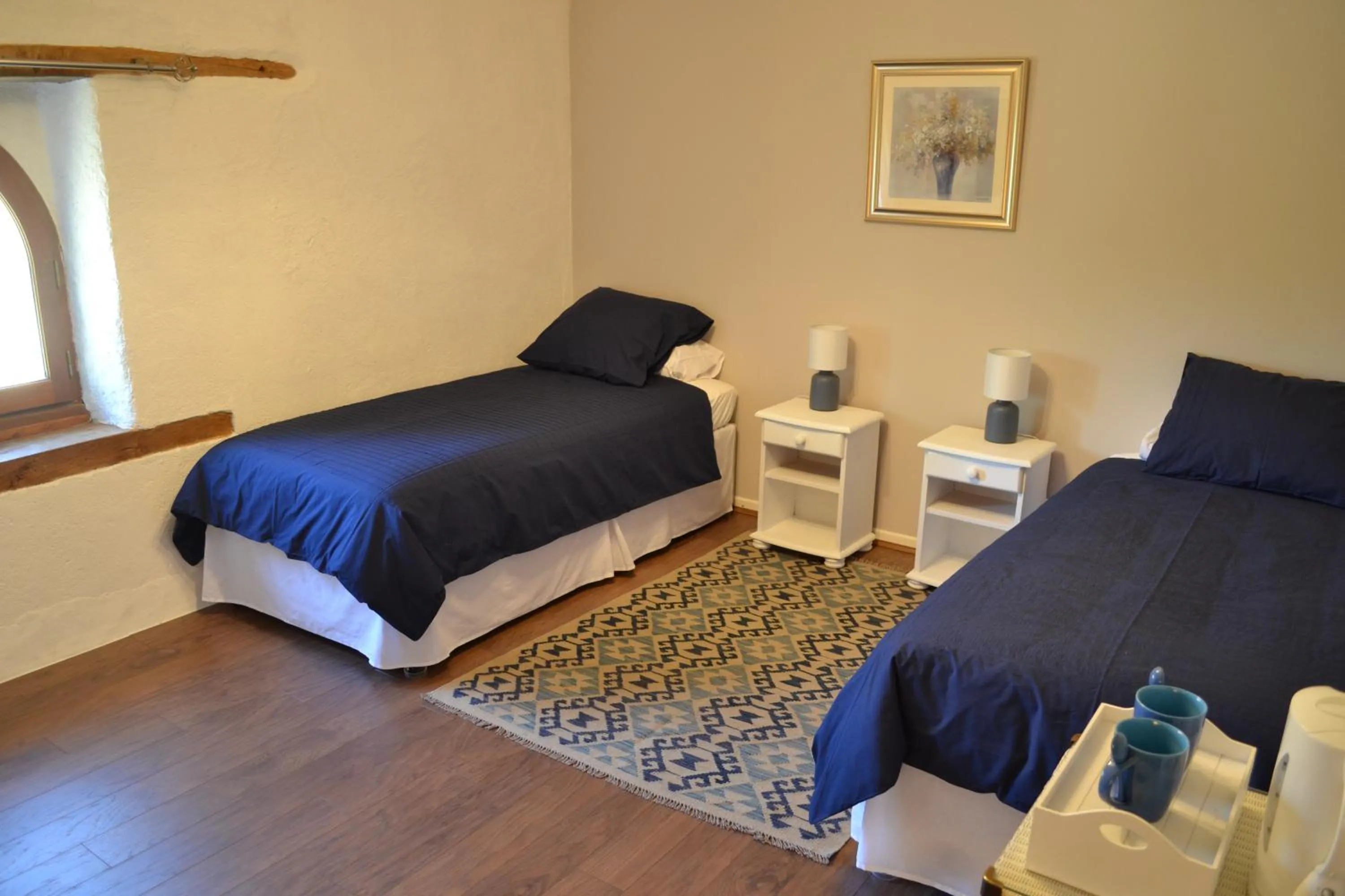 Bedroom, Bed in L'Envers