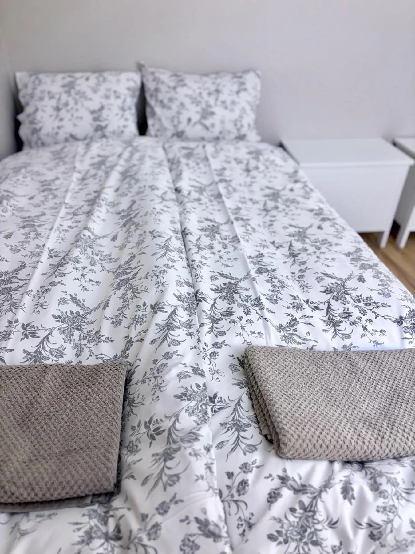 Bed in Eldstó Art Café Guesthouse
