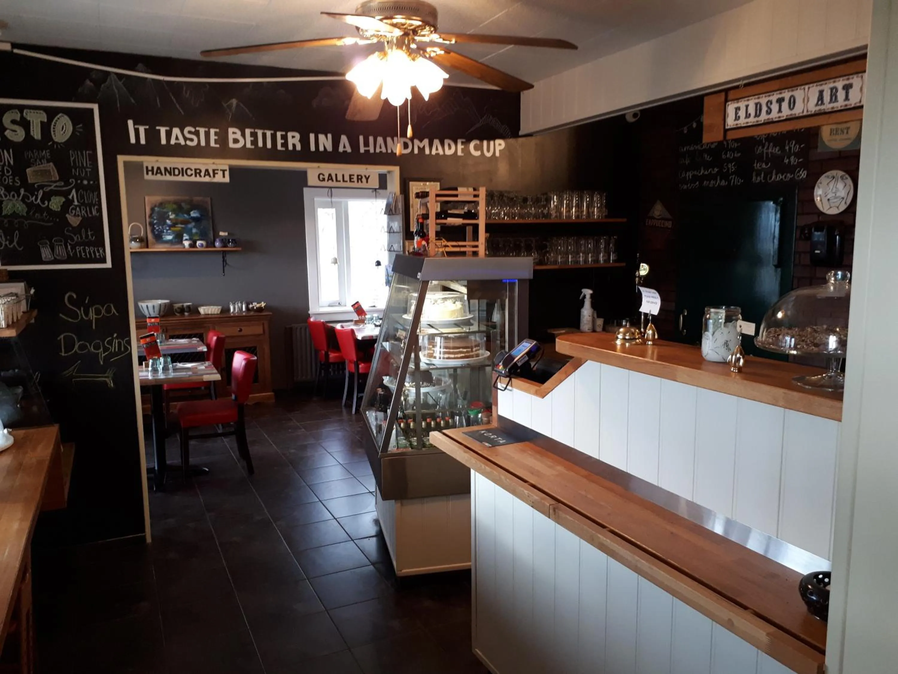 Restaurant/places to eat in Eldstó Art Café Guesthouse