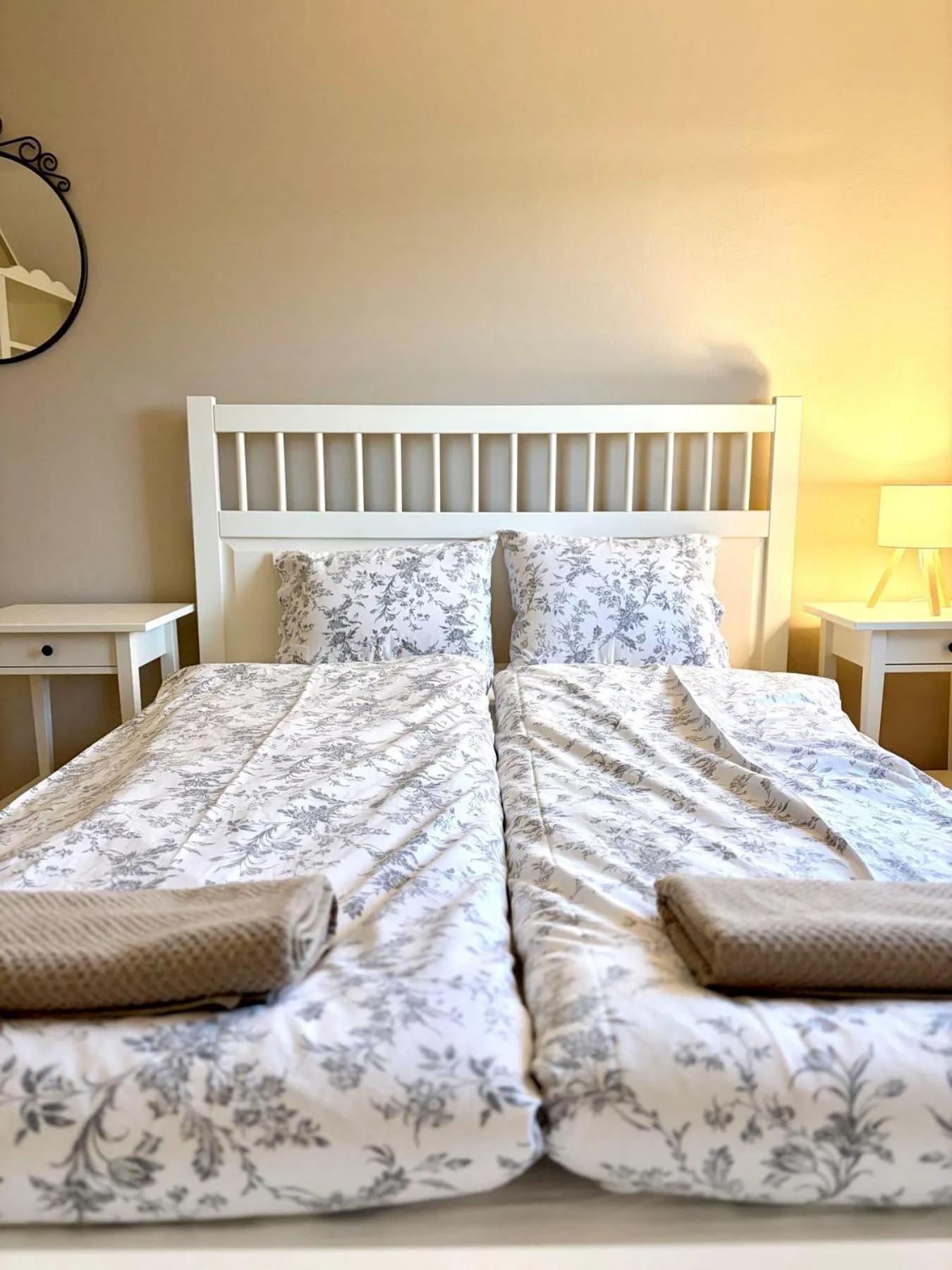 Bed in Eldstó Art Café Guesthouse