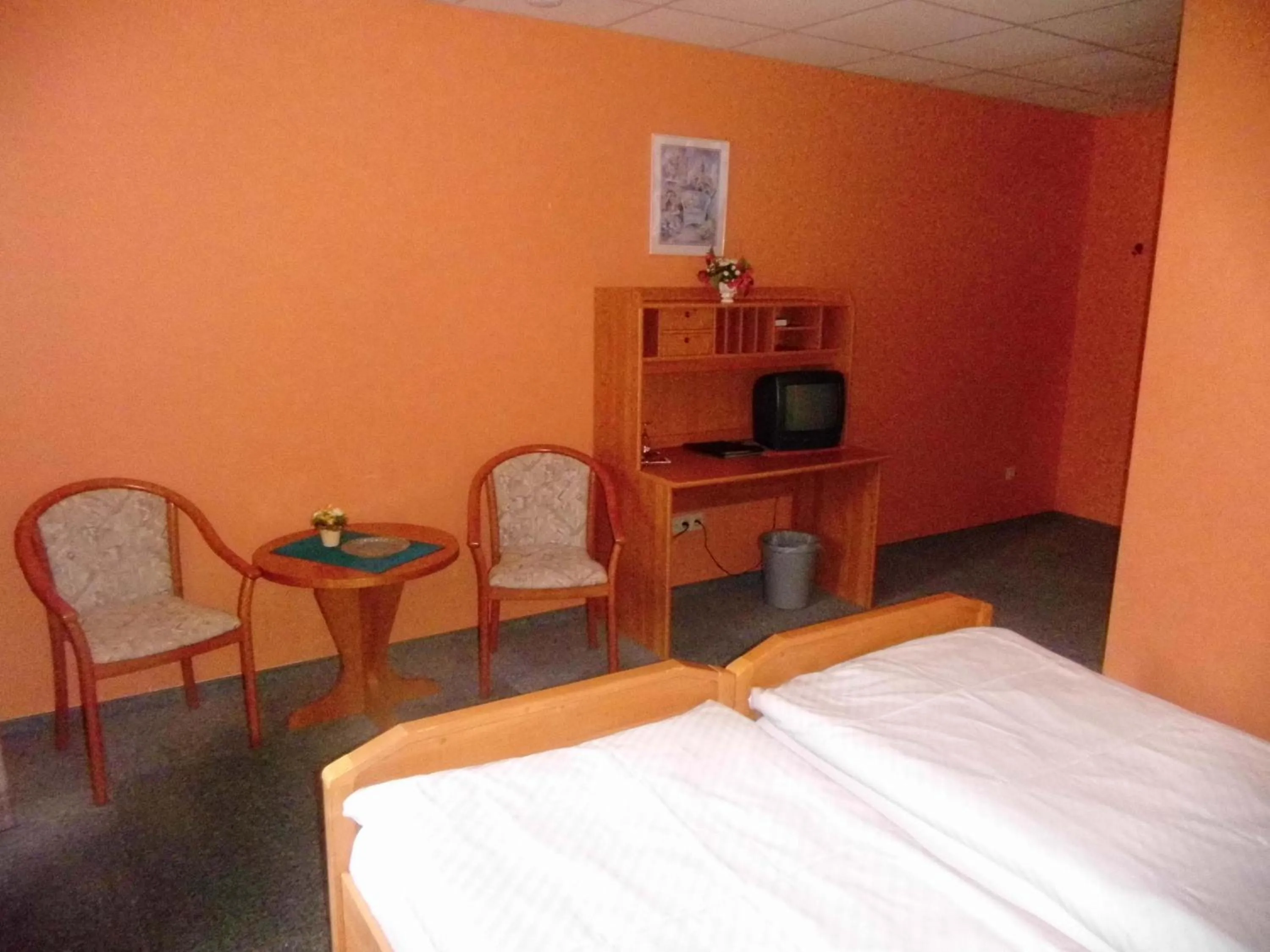 Photo of the whole room, Bed in Hotel-Garni "Hof von Hannover"