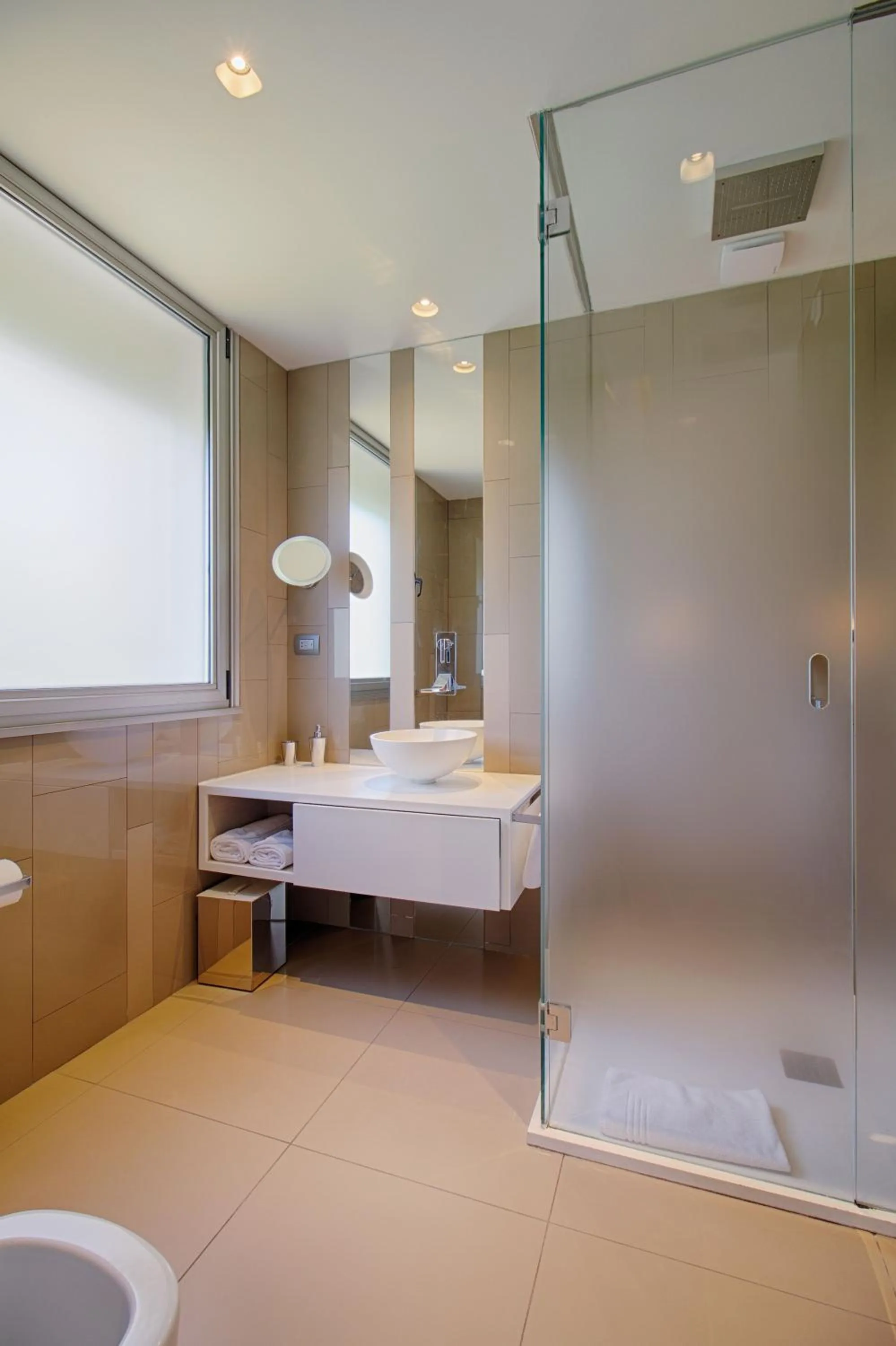 Shower in The Rooms Serviced Apartments Tirana