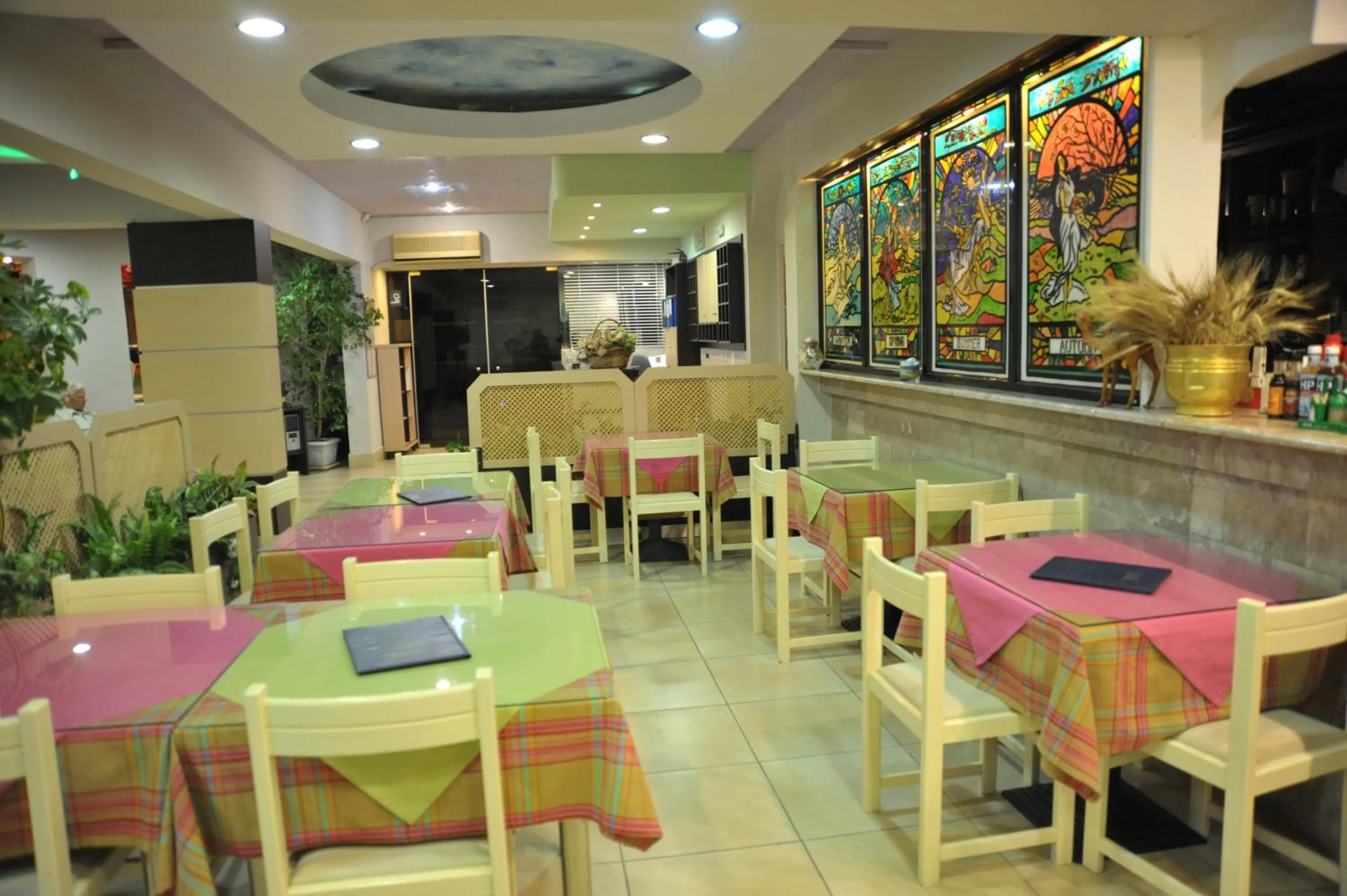 Restaurant/places to eat in Anseli Hotel