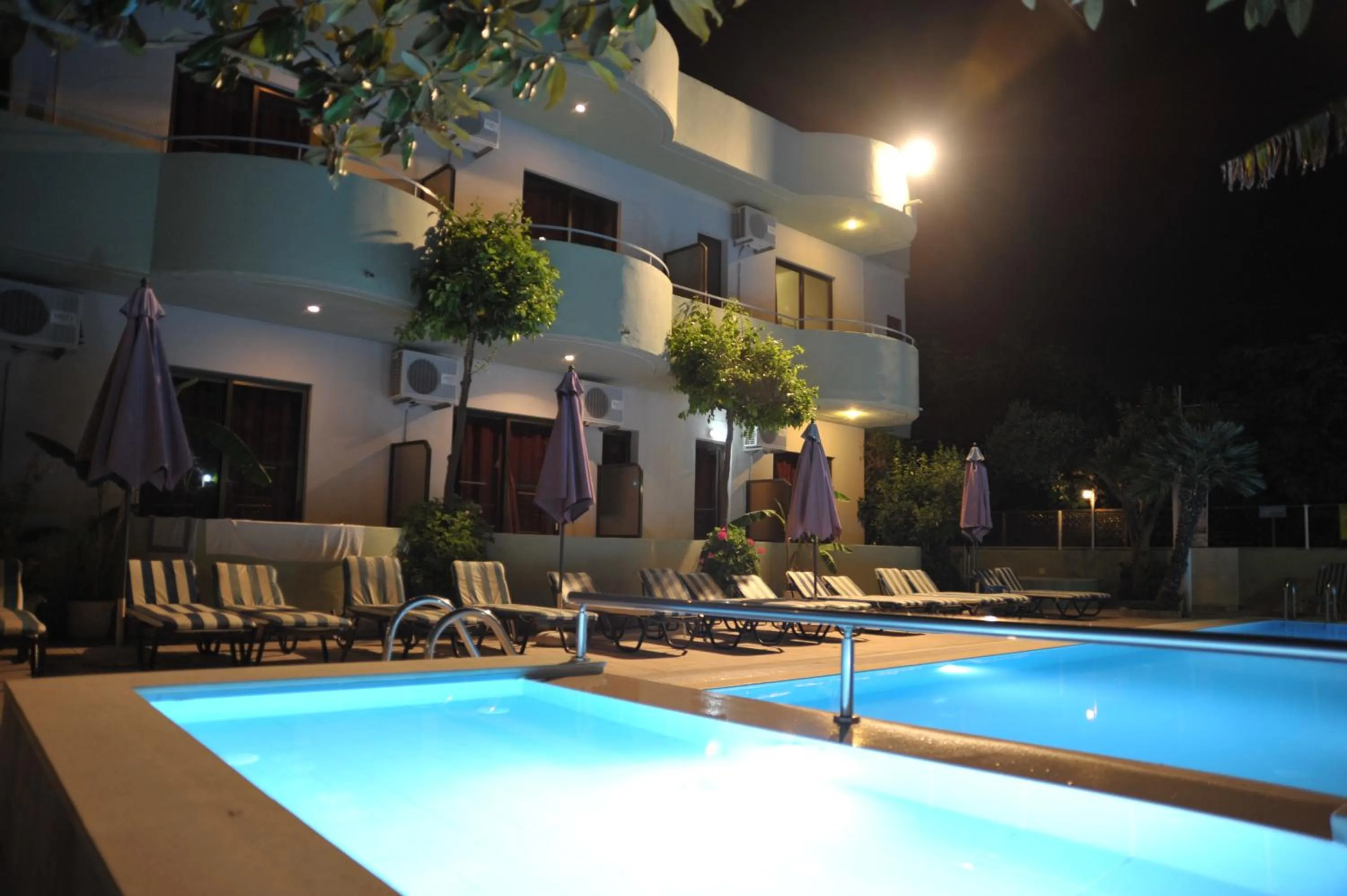 Swimming pool in Anseli Hotel