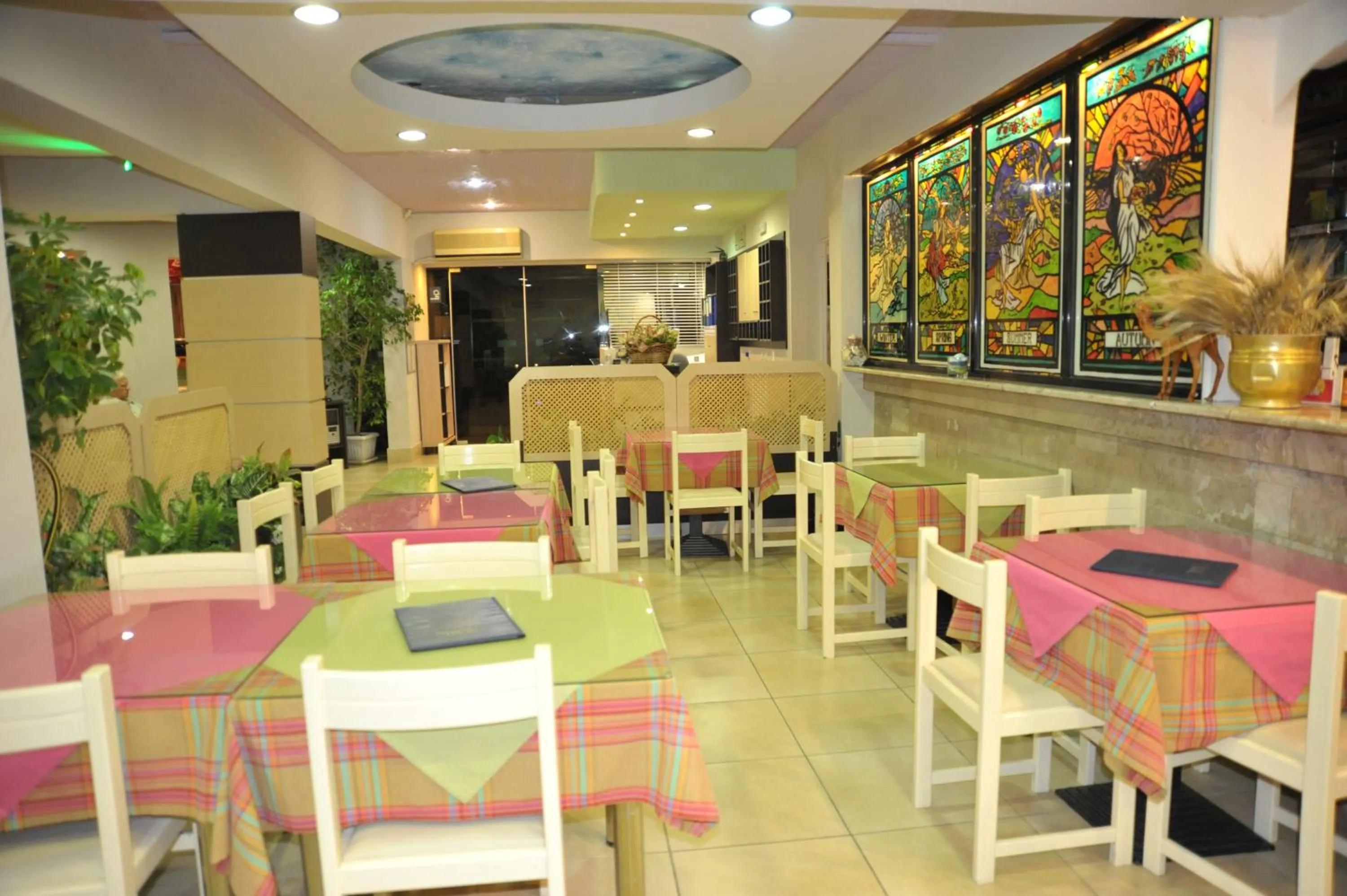 Restaurant/places to eat in Anseli Hotel