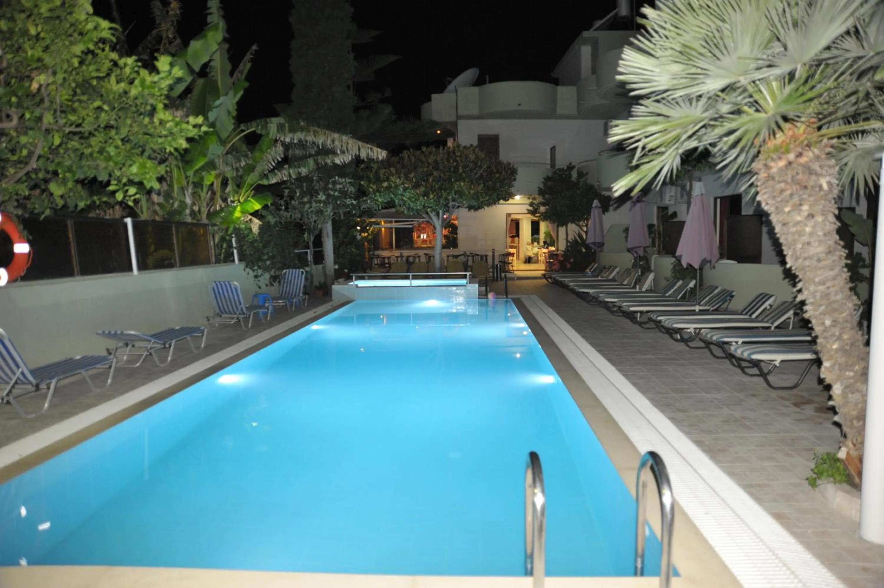 Swimming pool in Anseli Hotel