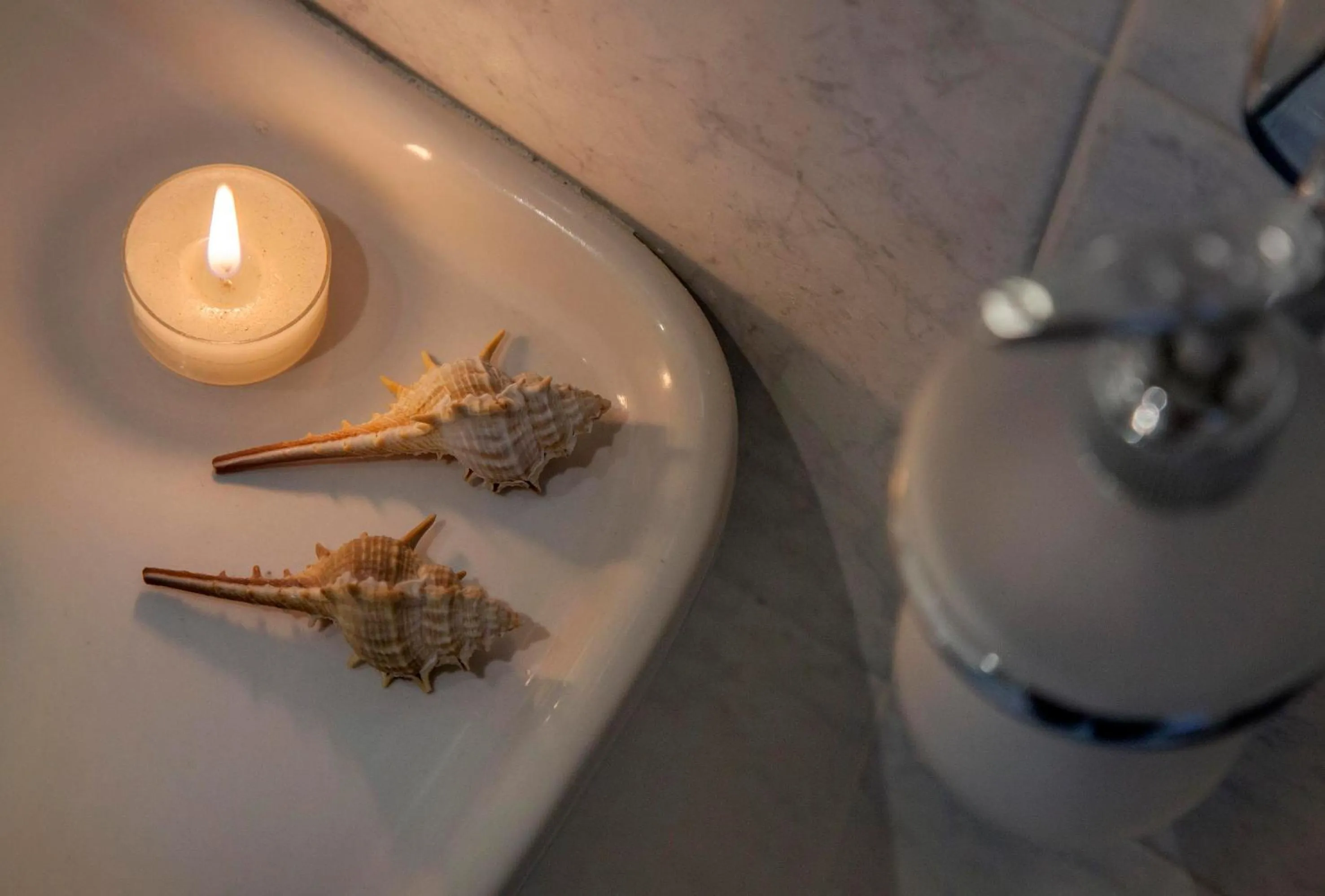 Bathroom in Athens Jem near the Archaeological Museum by GHH