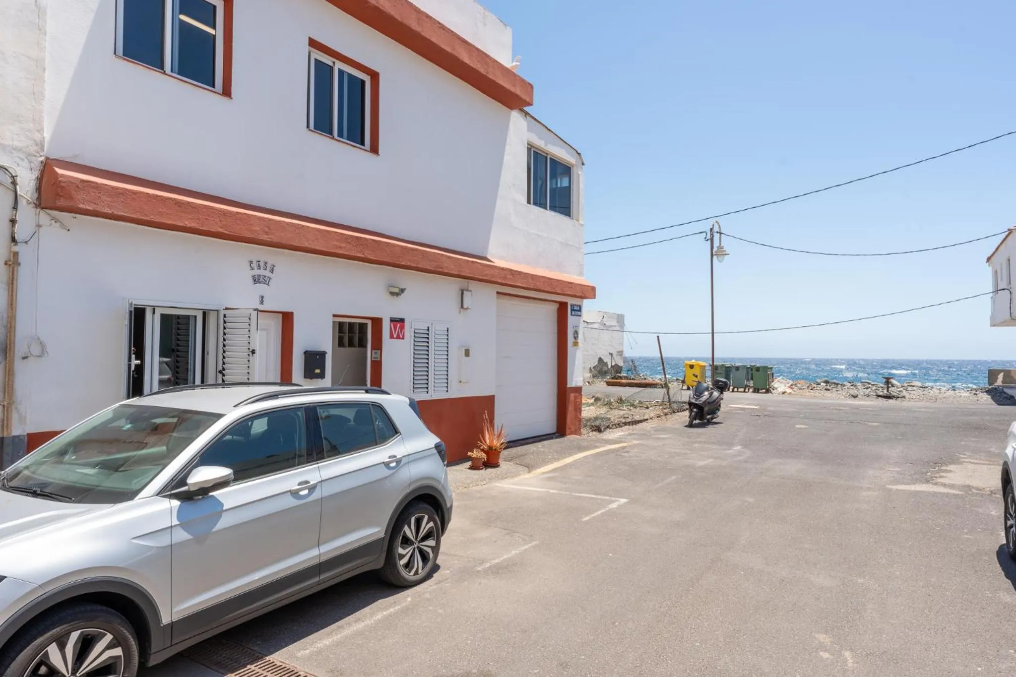 Property building in Casa Resi