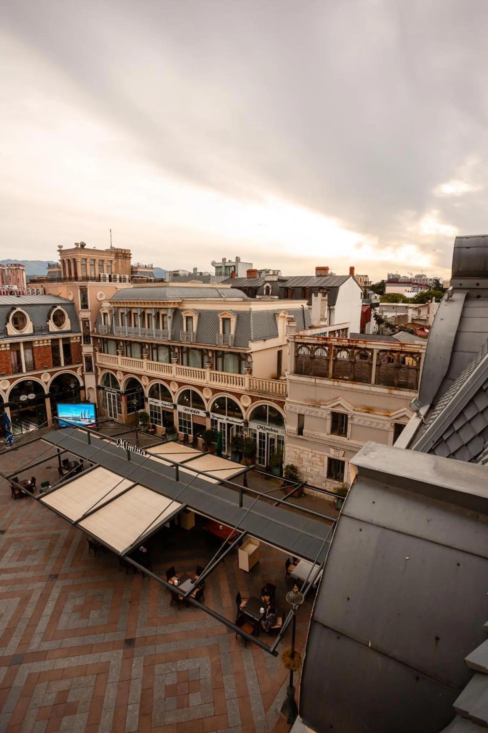 Restaurant/places to eat in Piazza Boutique Hotel